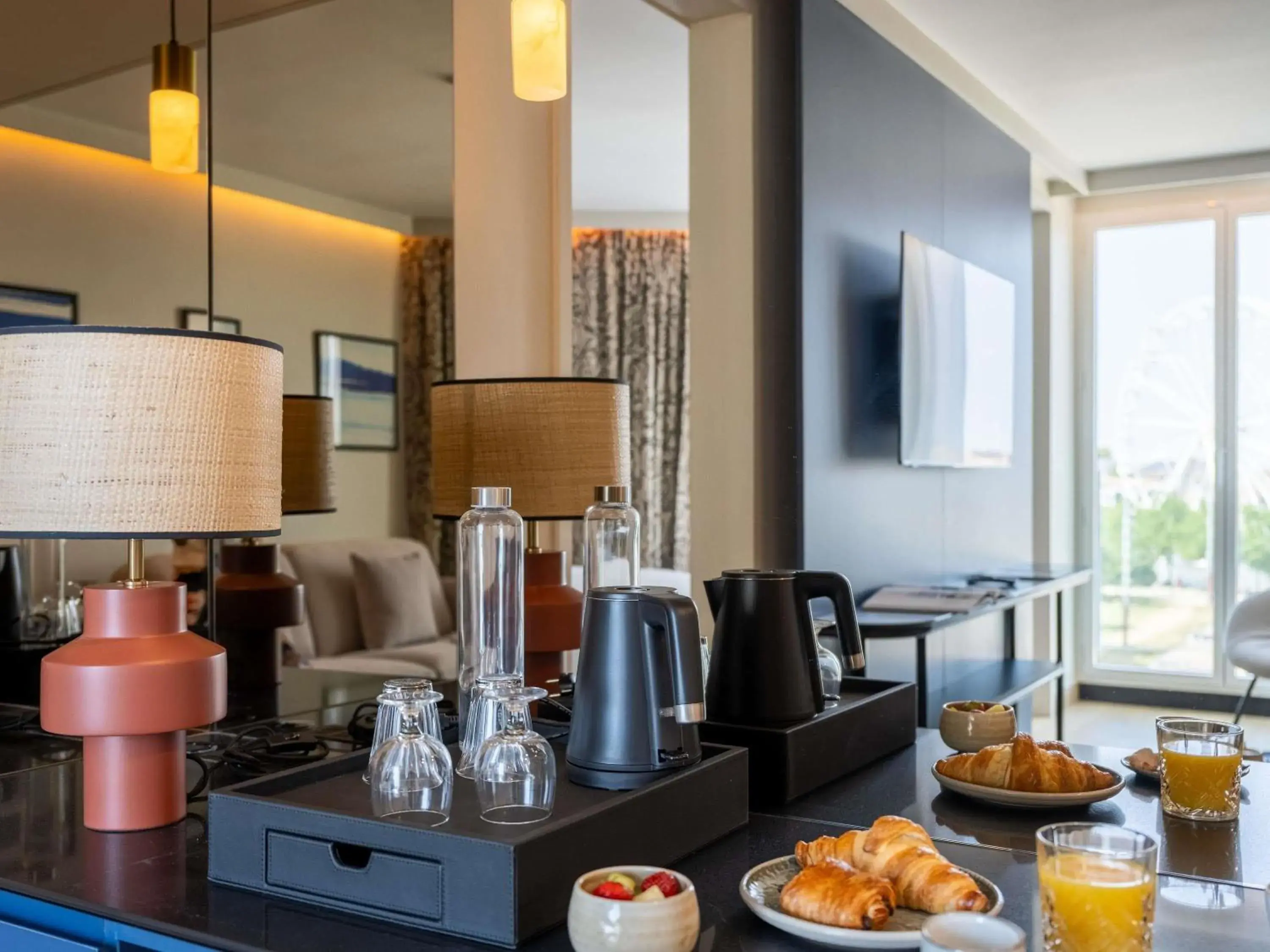 Junior Suite with Harbor View in Mercure La Rochelle Vieux Port Junior Suite with Harbor View in Mercure La Rochelle Vieux Port