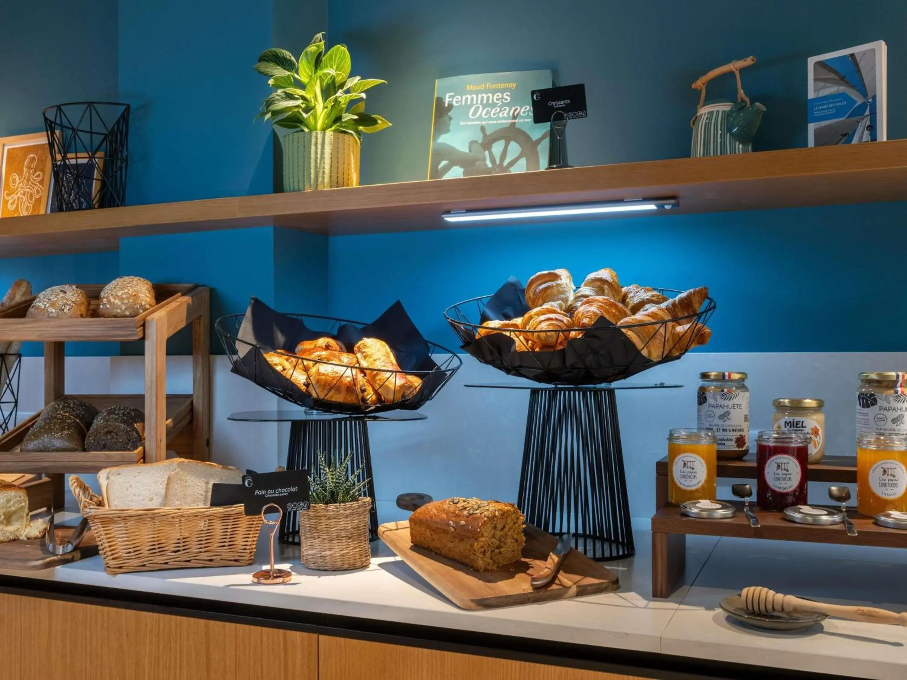 Breakfast in Mercure La Rochelle Vieux Port Breakfast in Mercure La Rochelle Vieux Port