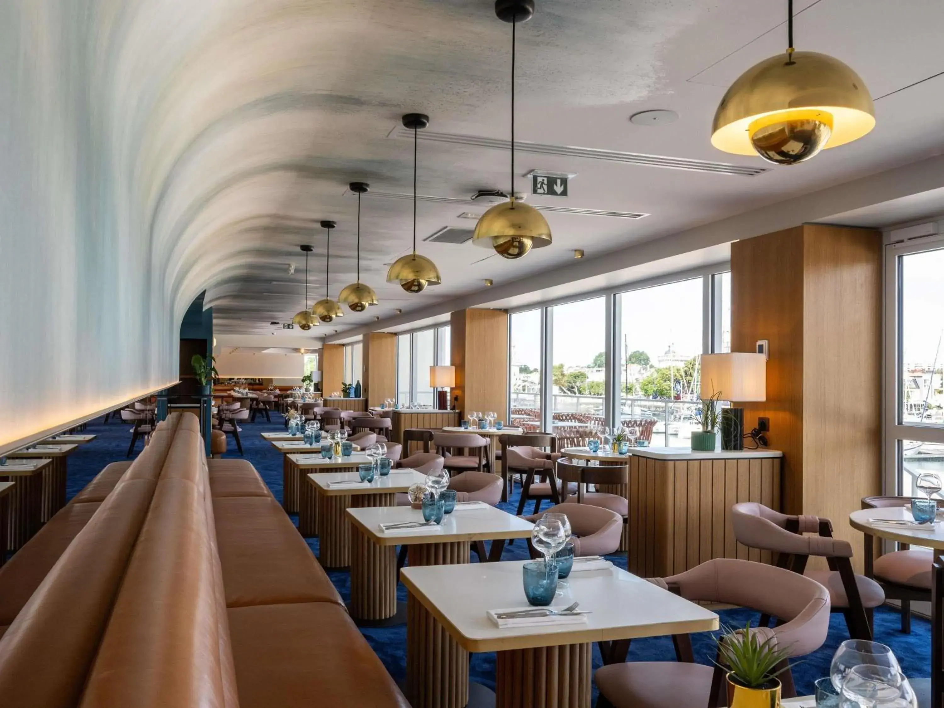 Property building in Mercure La Rochelle Vieux Port Property building in Mercure La Rochelle Vieux Port