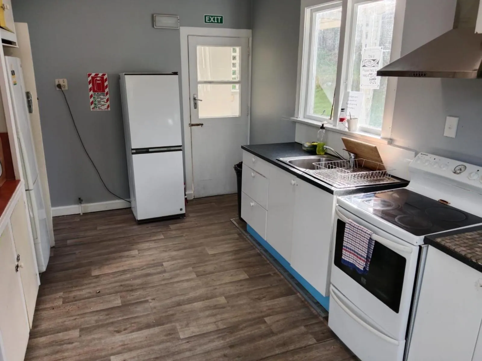 kitchen in Lakeside Backpackers