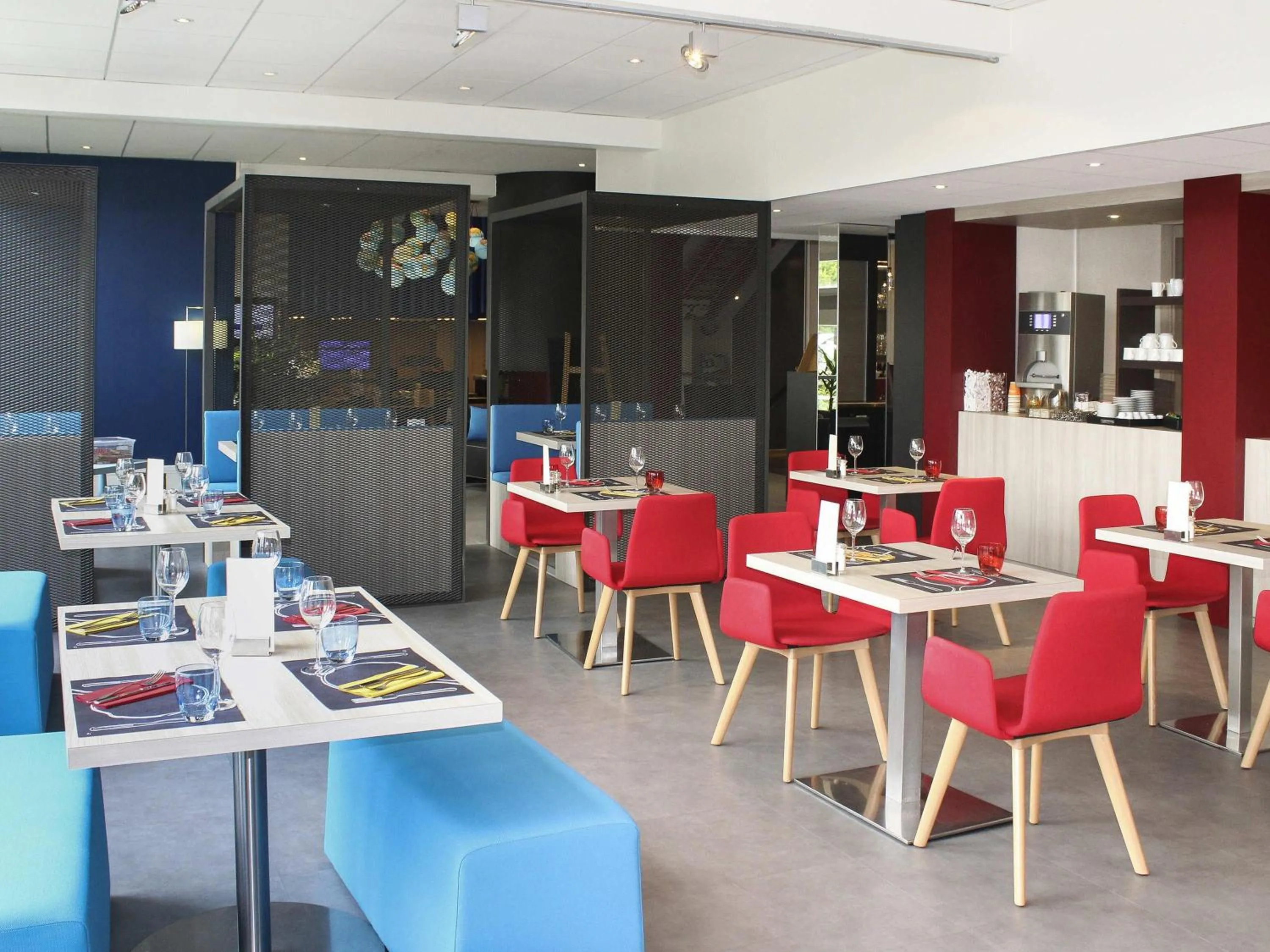 Restaurant/places to eat in ibis Styles Beauvais