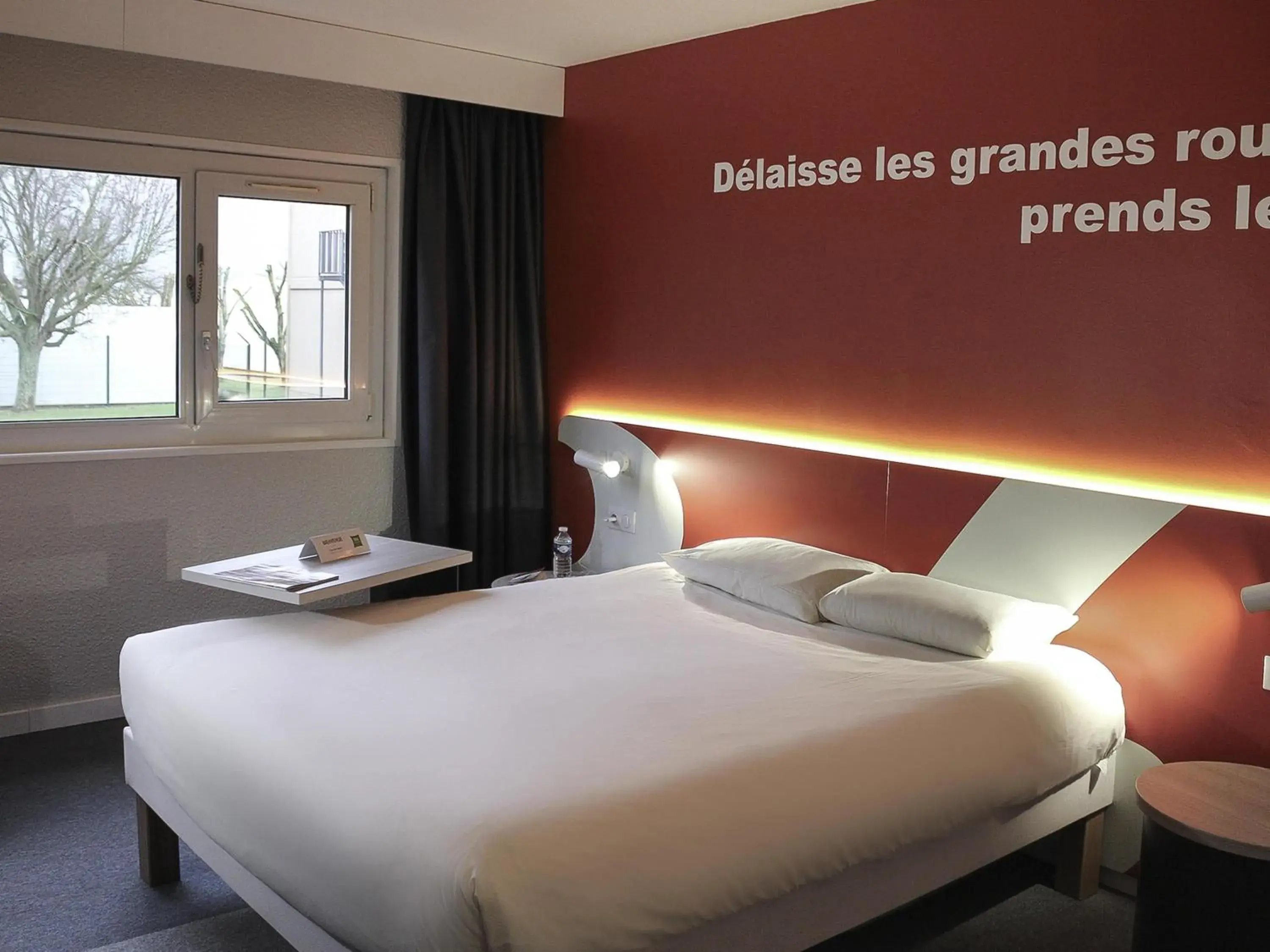 Property building, Bed in ibis Styles Beauvais Property building, Bed in ibis Styles Beauvais