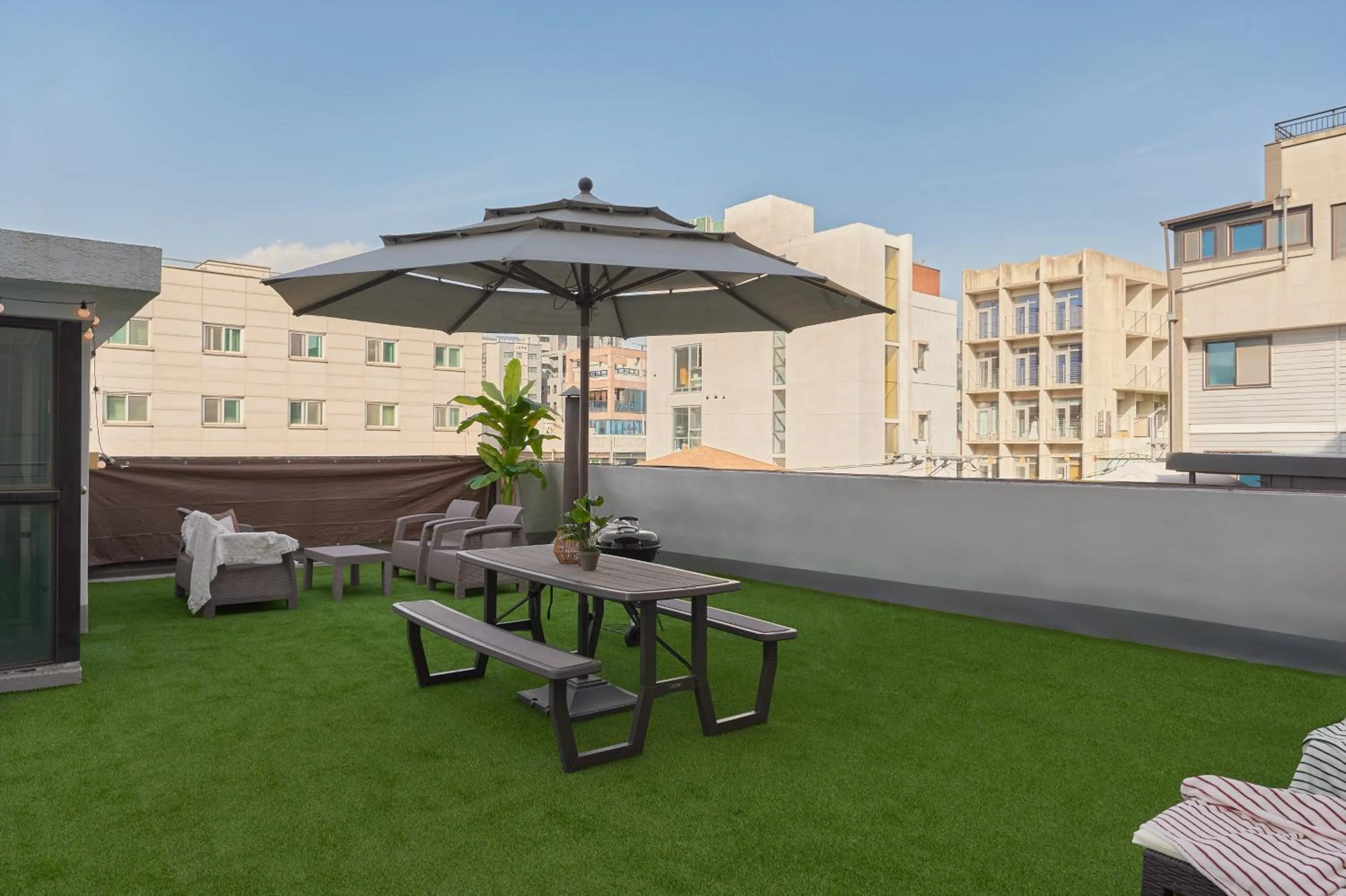 Balcony/Terrace in Dawoo House 2 in Hongdae