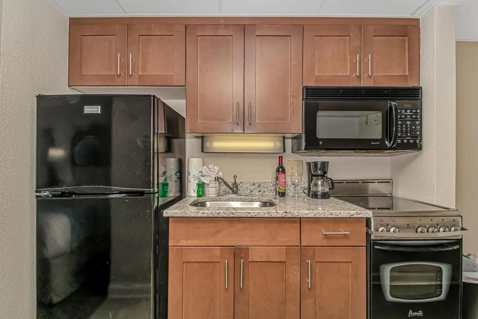 Kitchen or kitchenette in Holiday Pavilion 405