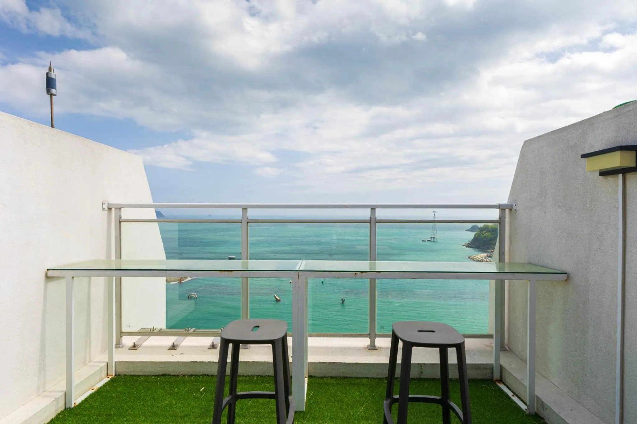 Balcony/Terrace in Grab The Ocean Songdo