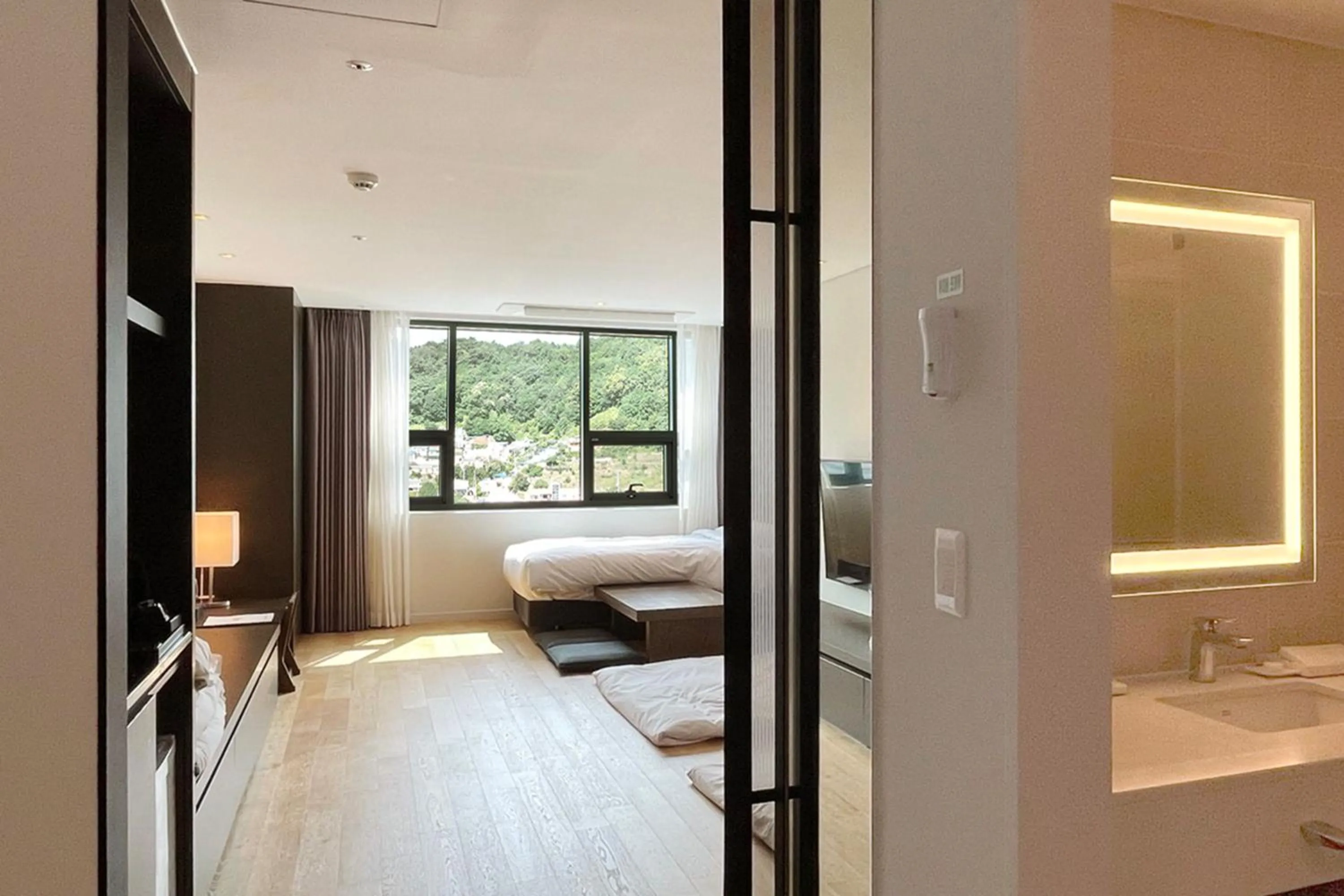 Photo of the whole room, Bed in Grab The Ocean Songdo