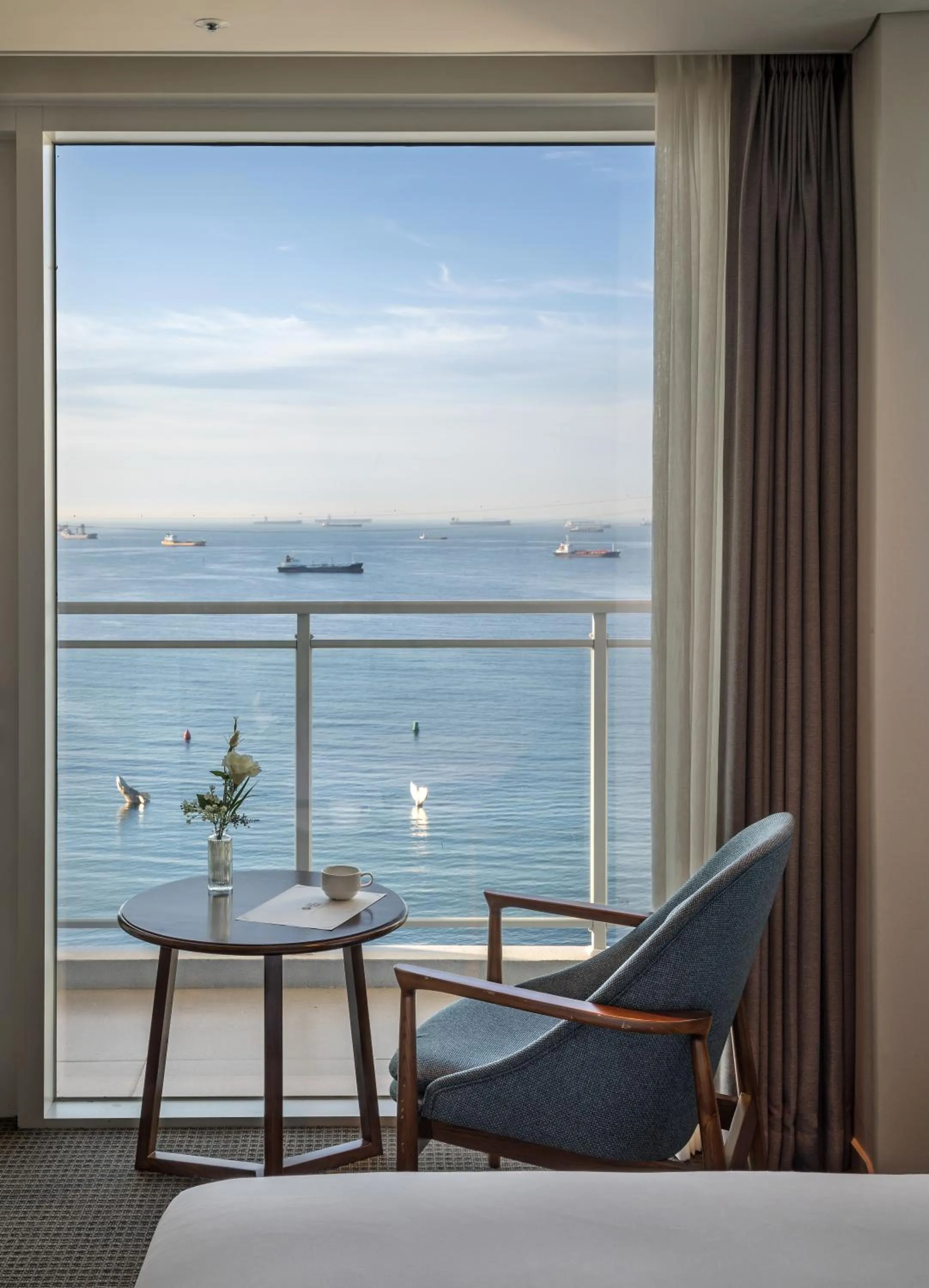 Balcony/Terrace in Grab The Ocean Songdo