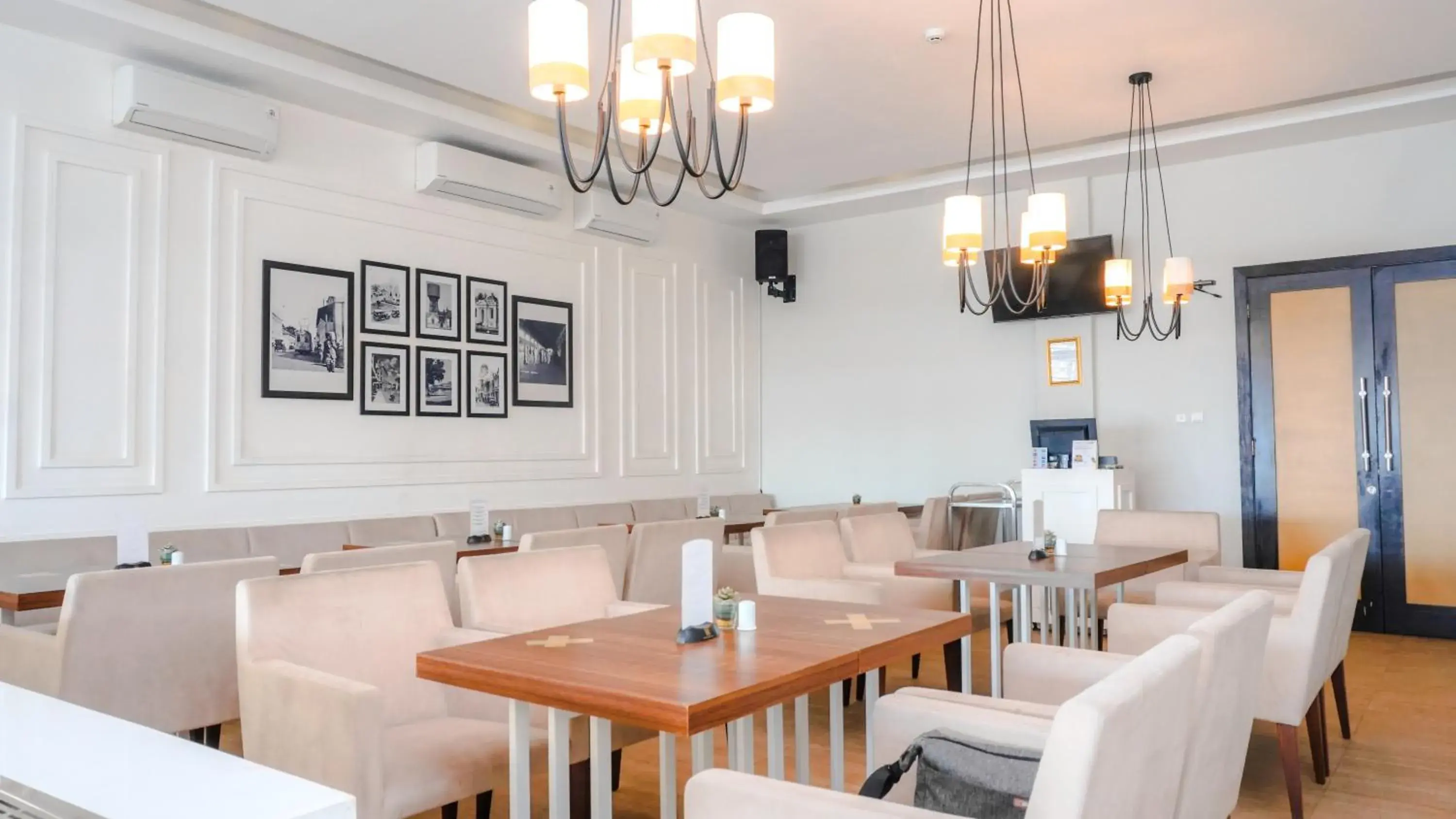 Restaurant/places to eat in Alam Hotel by Cordela Restaurant/places to eat in Alam Hotel by Cordela