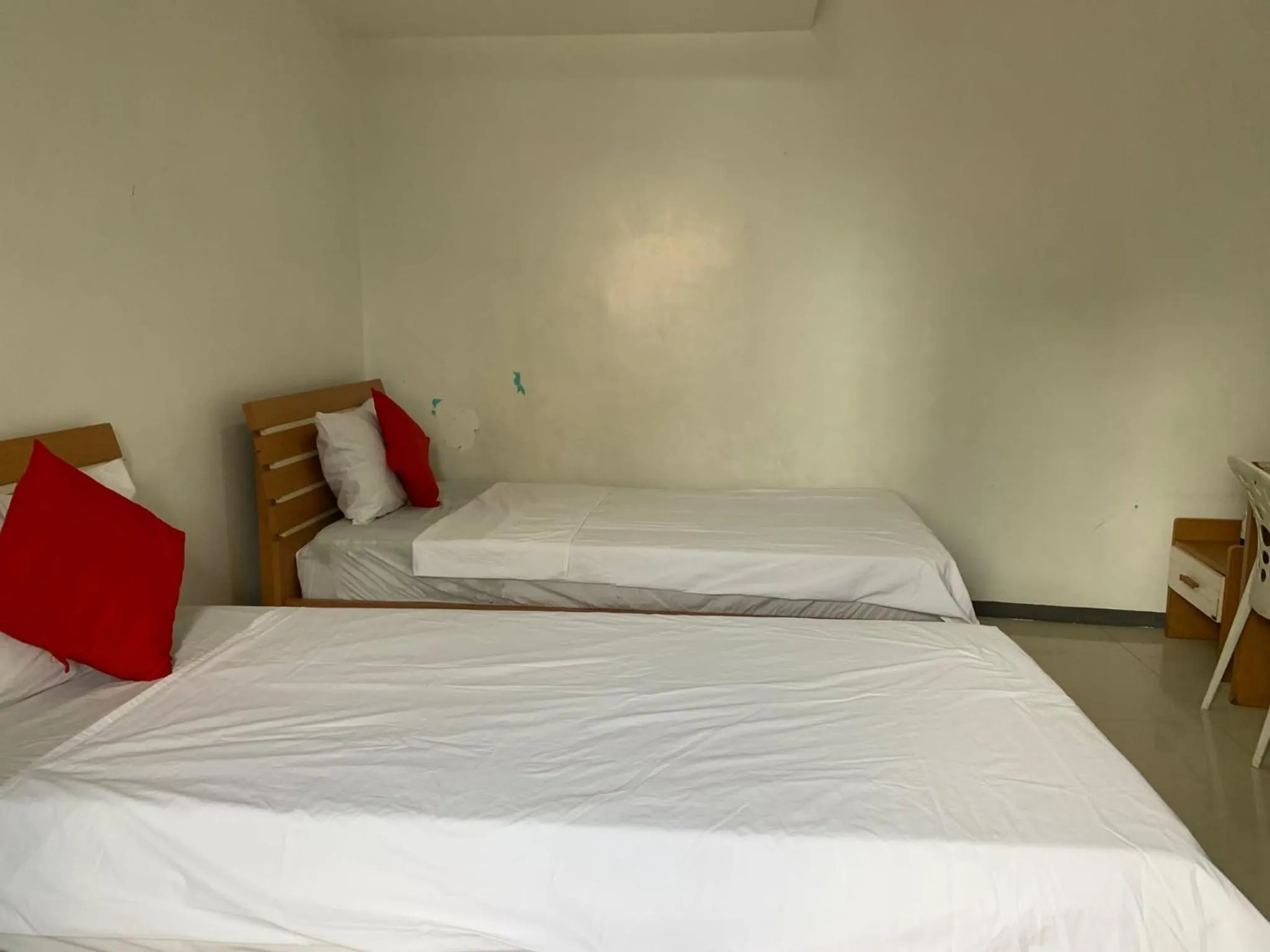 Bed in Lucky Hotel Binondo