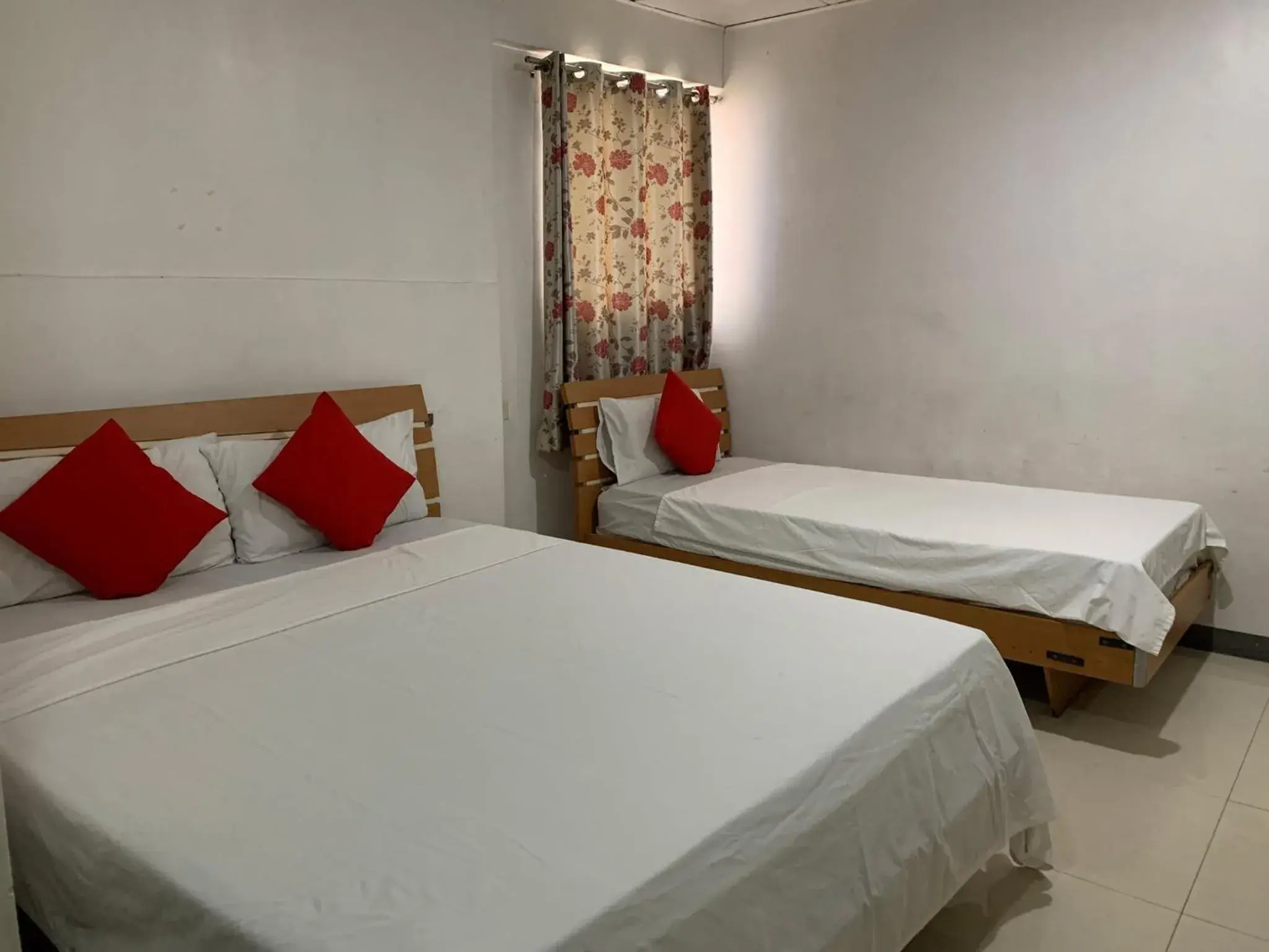 Bedroom, Bed in Lucky Hotel Binondo Bedroom, Bed in Lucky Hotel Binondo