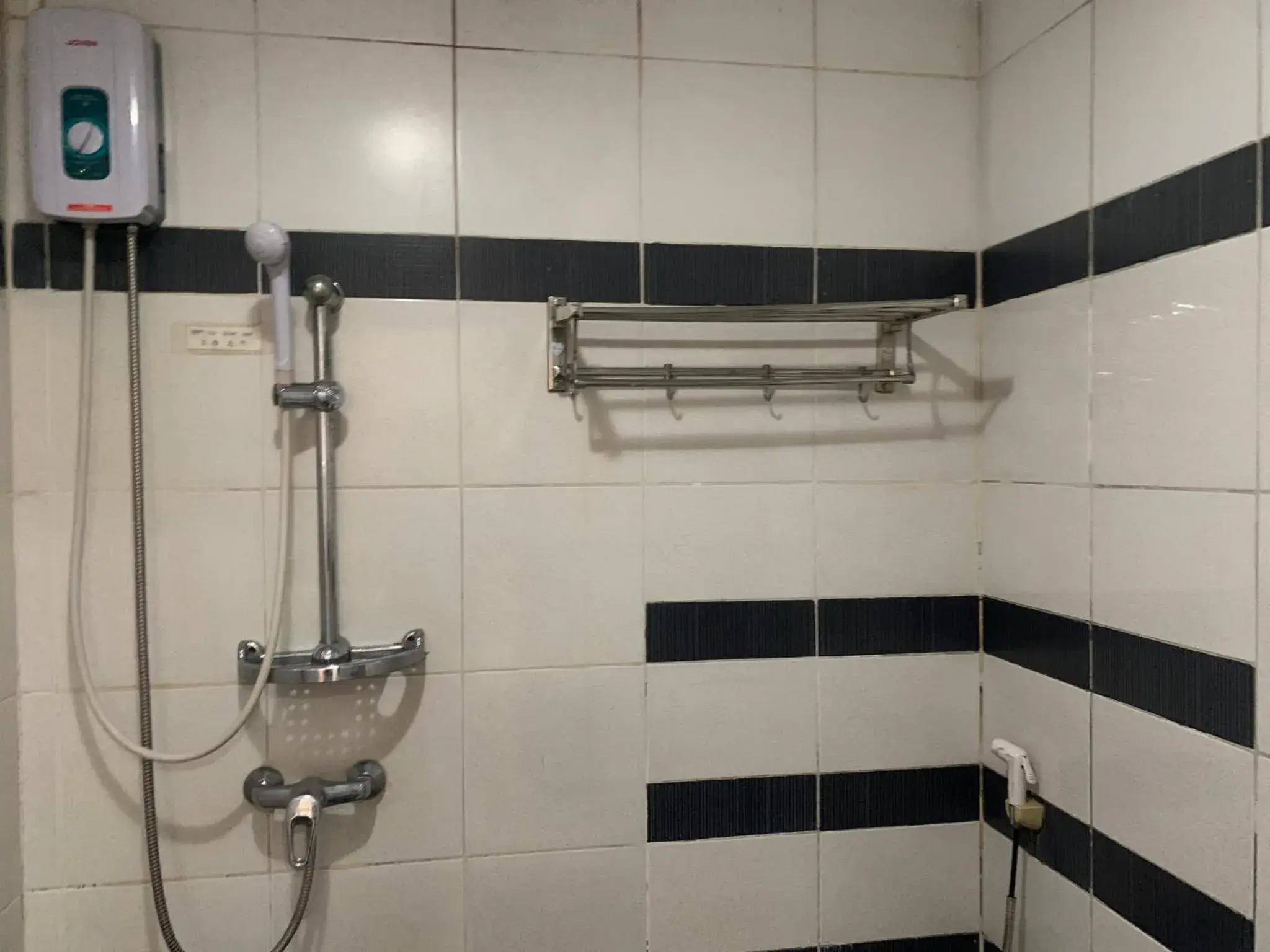 Bathroom in Lucky Hotel Binondo Bathroom in Lucky Hotel Binondo