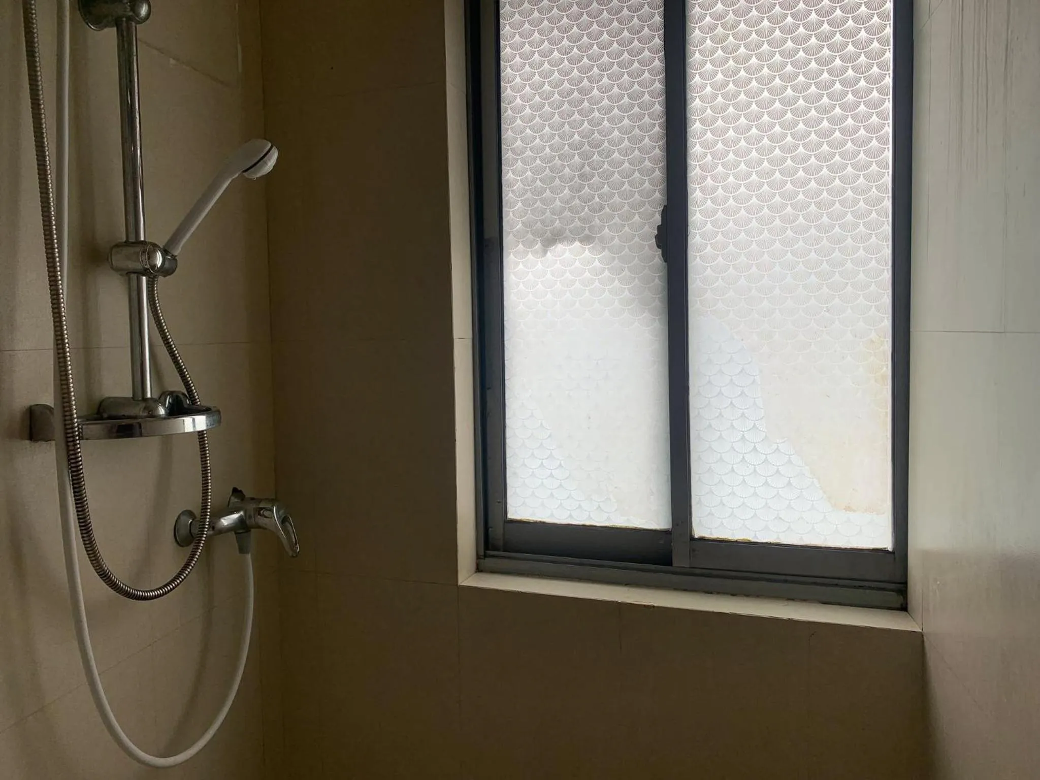 Bathroom in Lucky Hotel Binondo