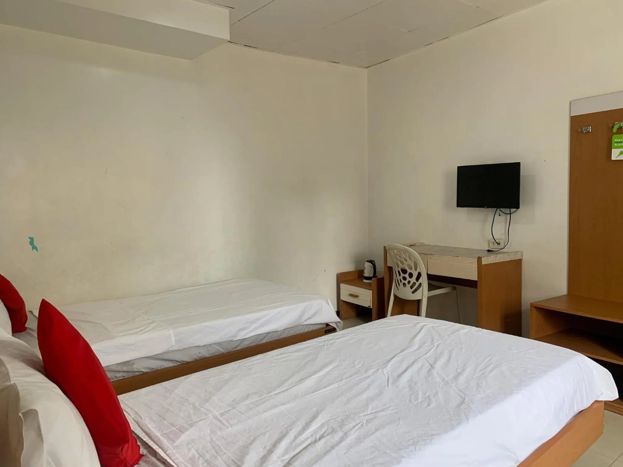 Bed in Lucky Hotel Binondo