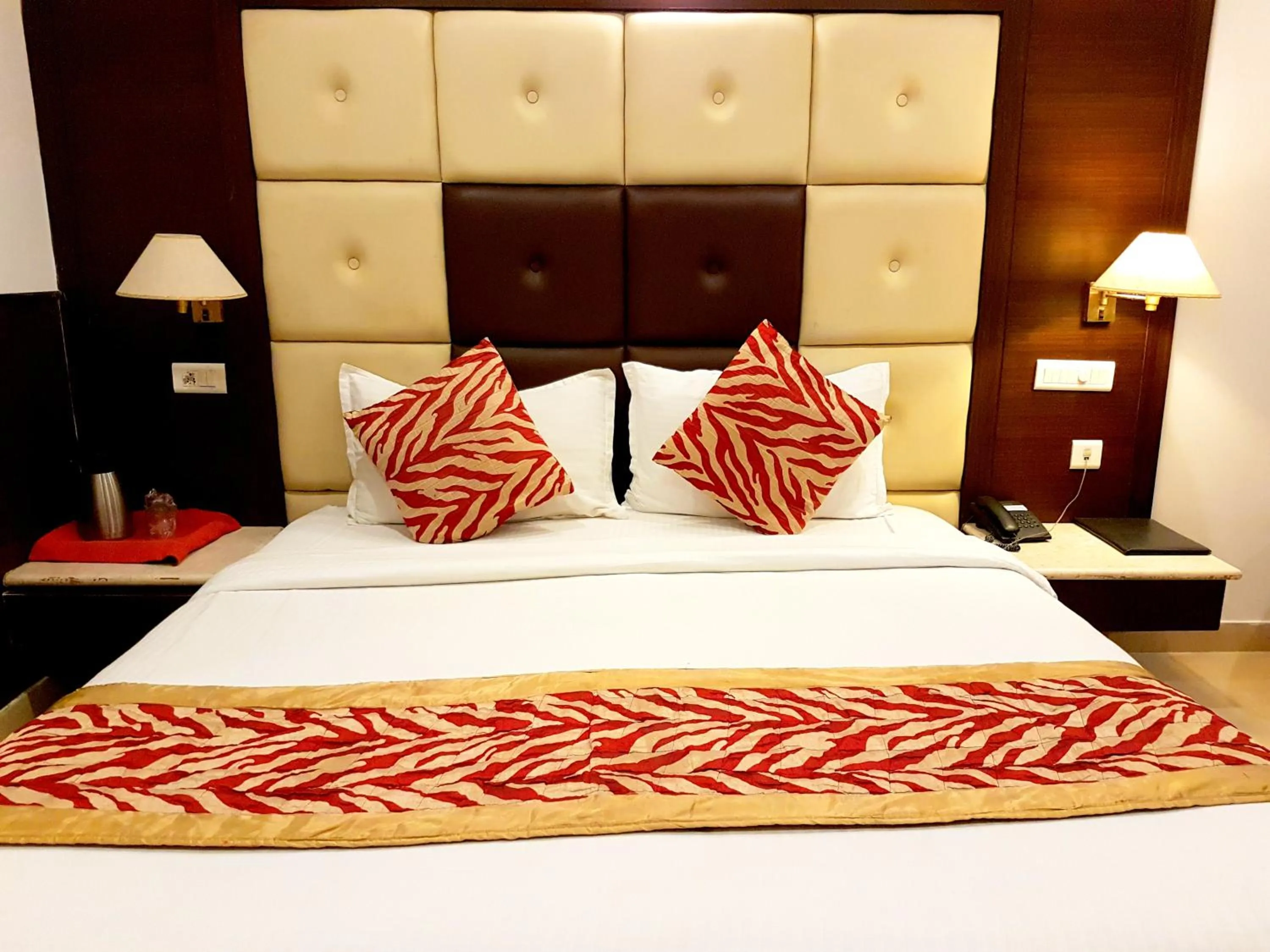 Photo of the whole room, Bed in Hotel Sidharth