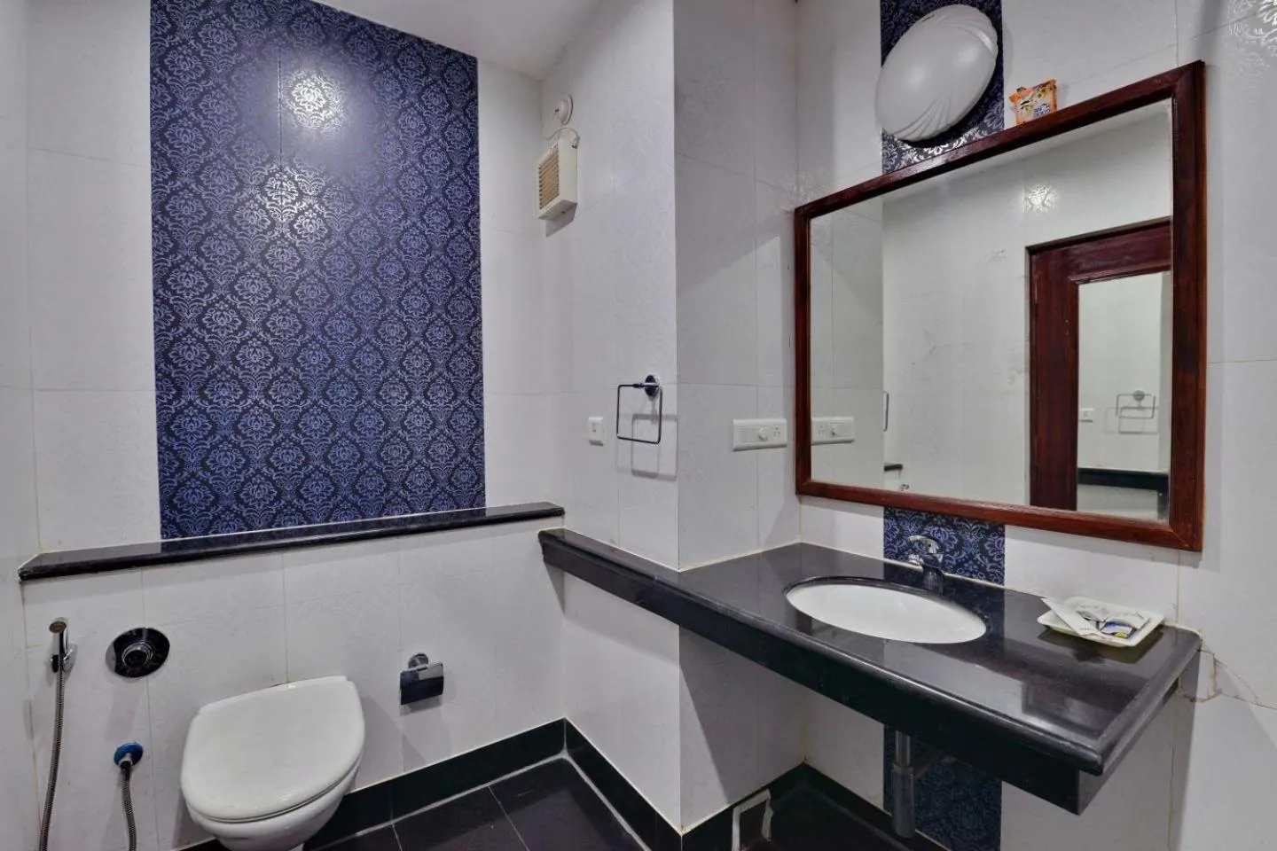 Bathroom in Hotel Sidharth