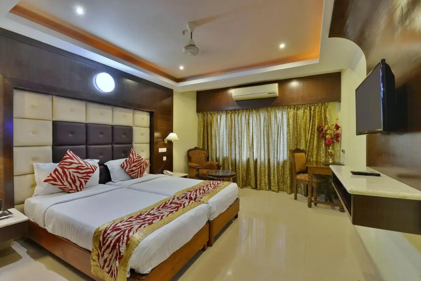 Photo of the whole room, Bed in Hotel Sidharth Photo of the whole room, Bed in Hotel Sidharth