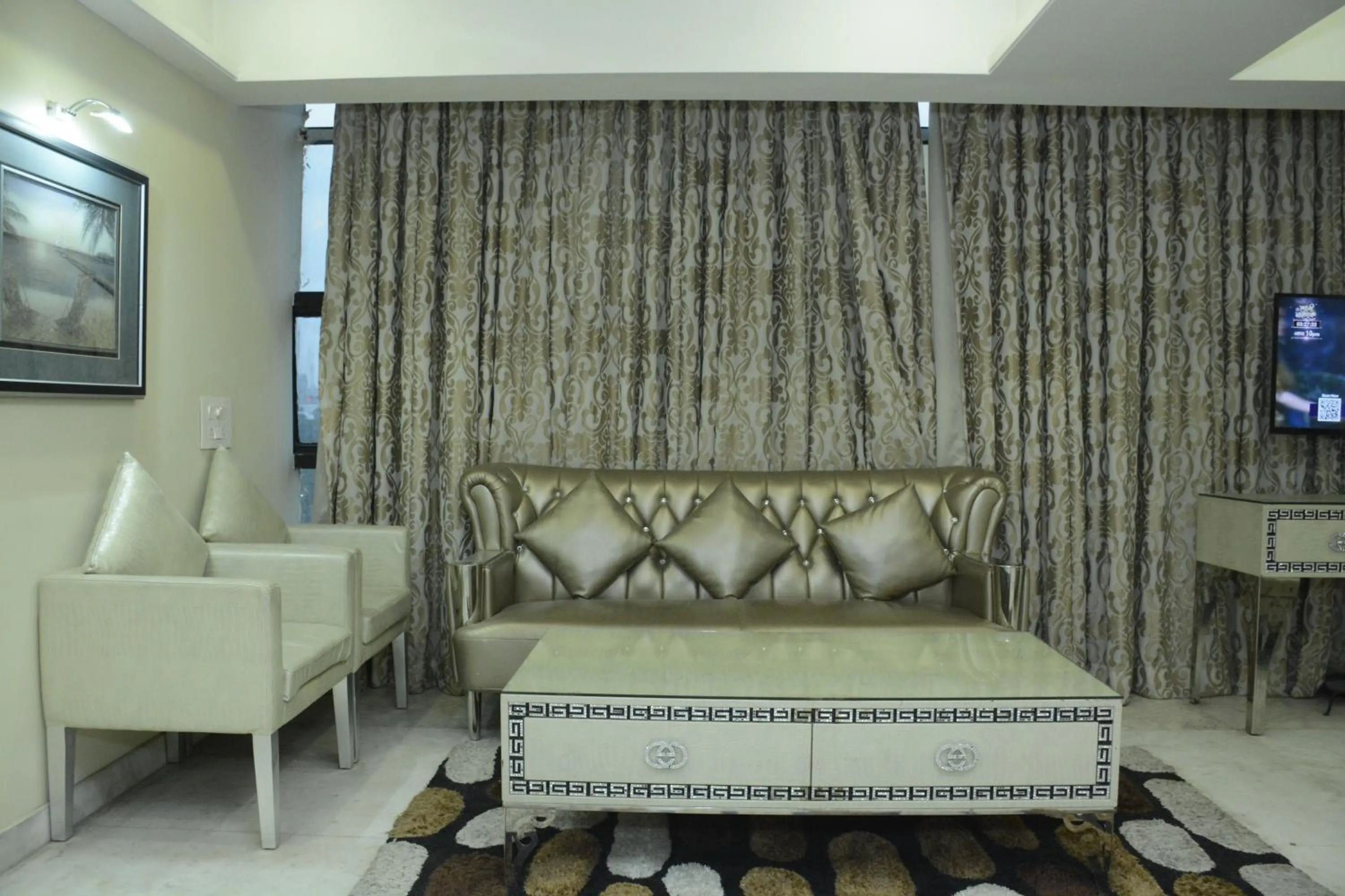 Seating area in Zip By Spree Hotels Orient Nagpur