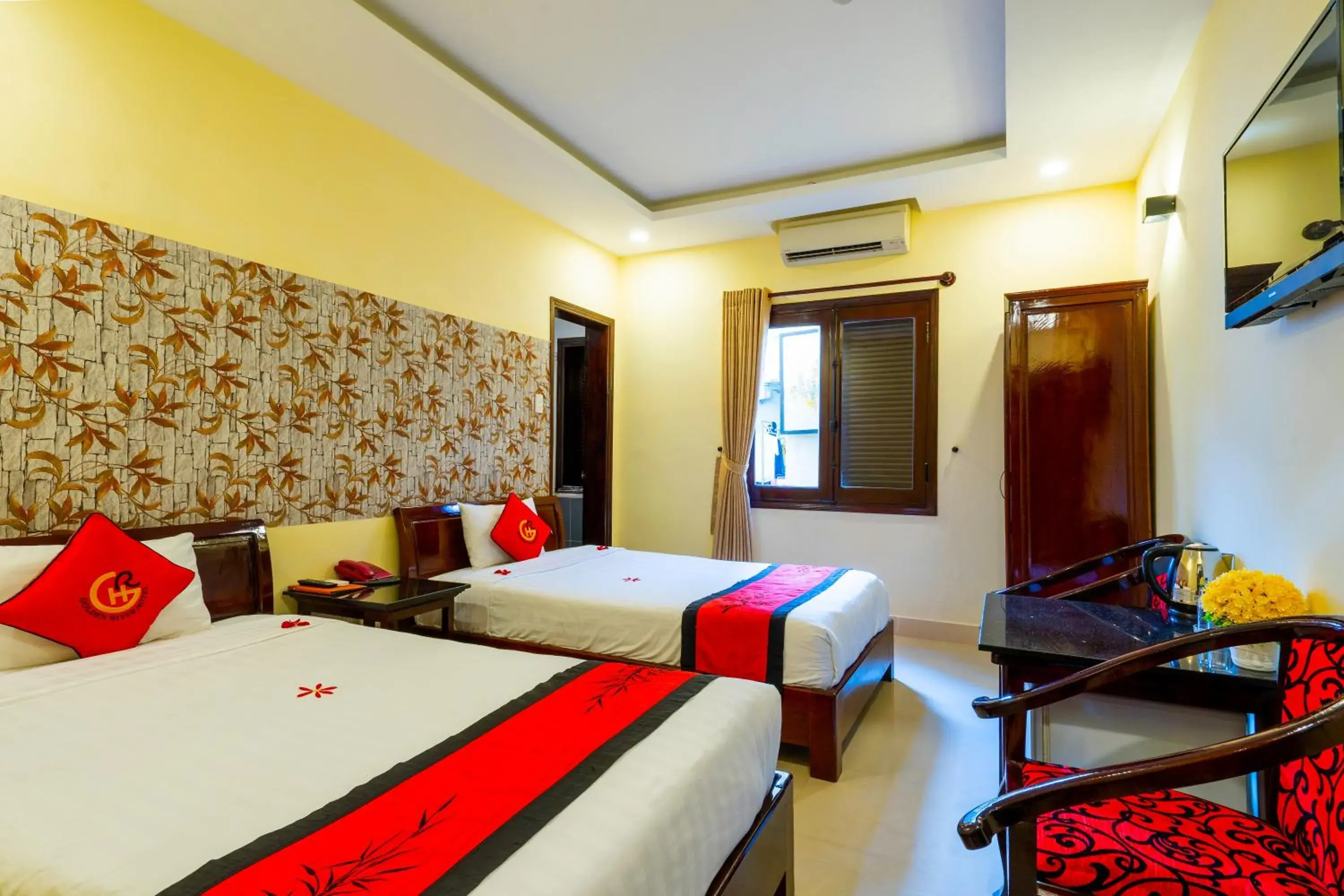 Photo of the whole room, Bed in Golden River Hotel Photo of the whole room, Bed in Golden River Hotel