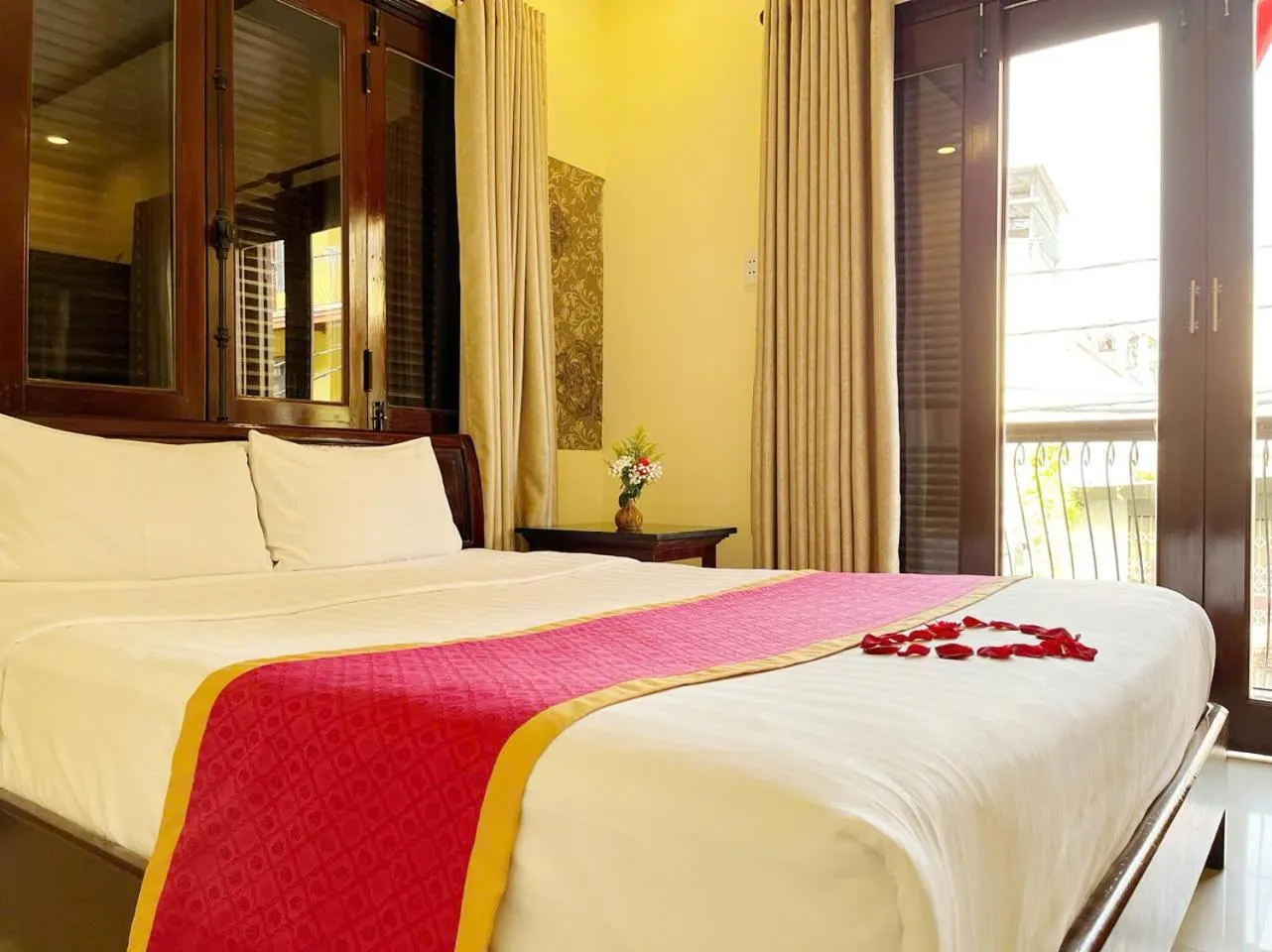Bed in Golden River Hotel