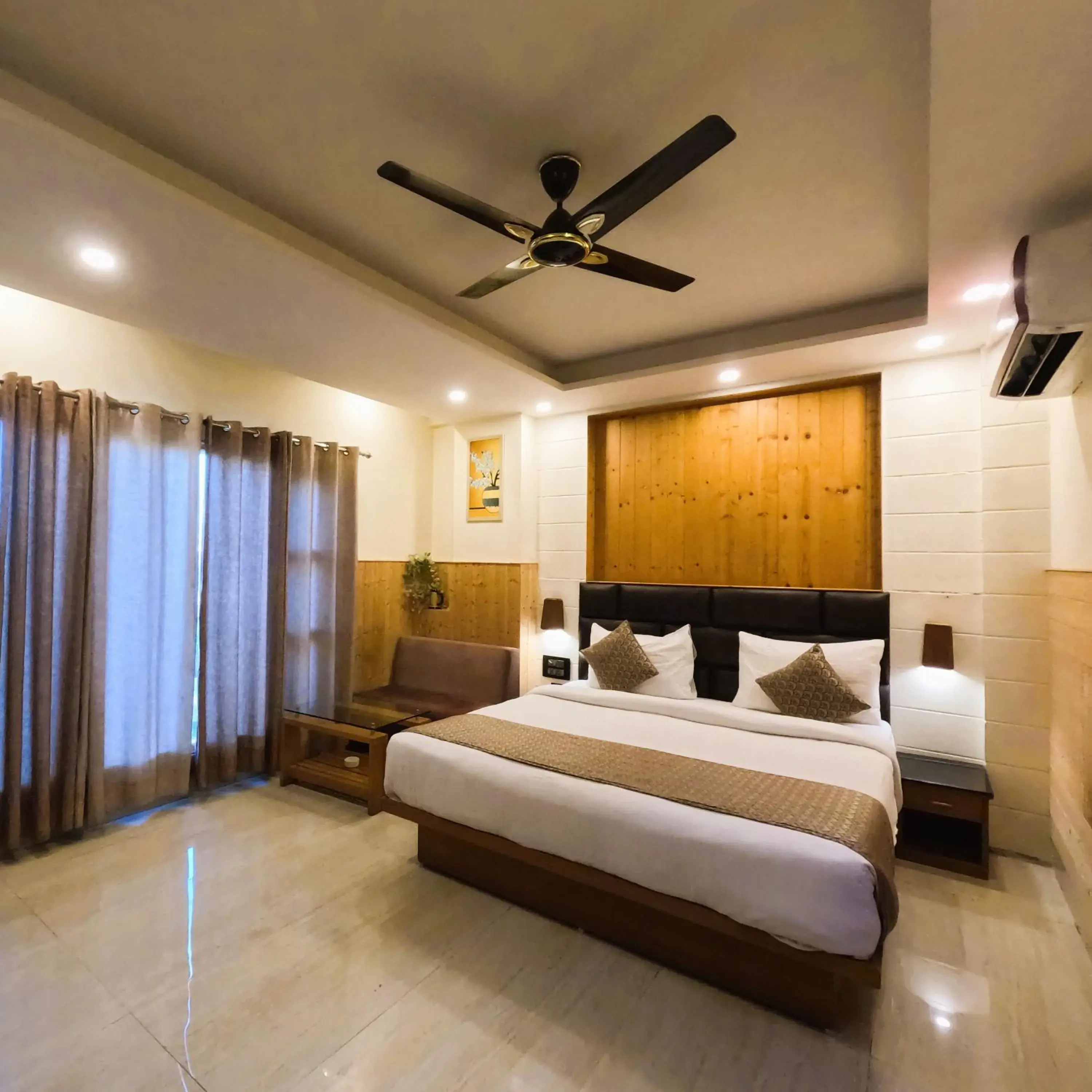 Bed in Hotel Skyking Bed in Hotel Skyking