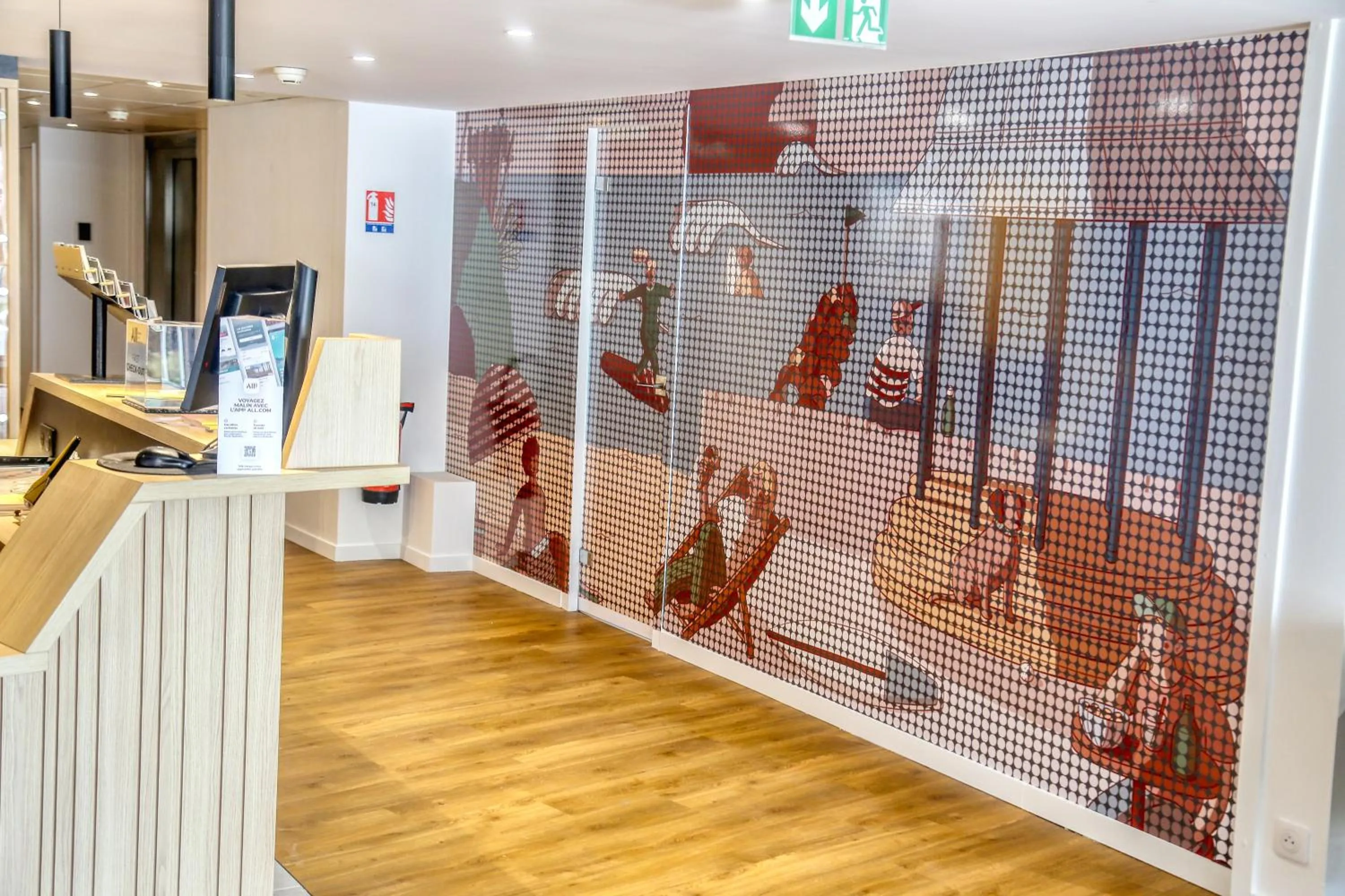 Lobby or reception in ibis Biarritz Anglet Aéroport