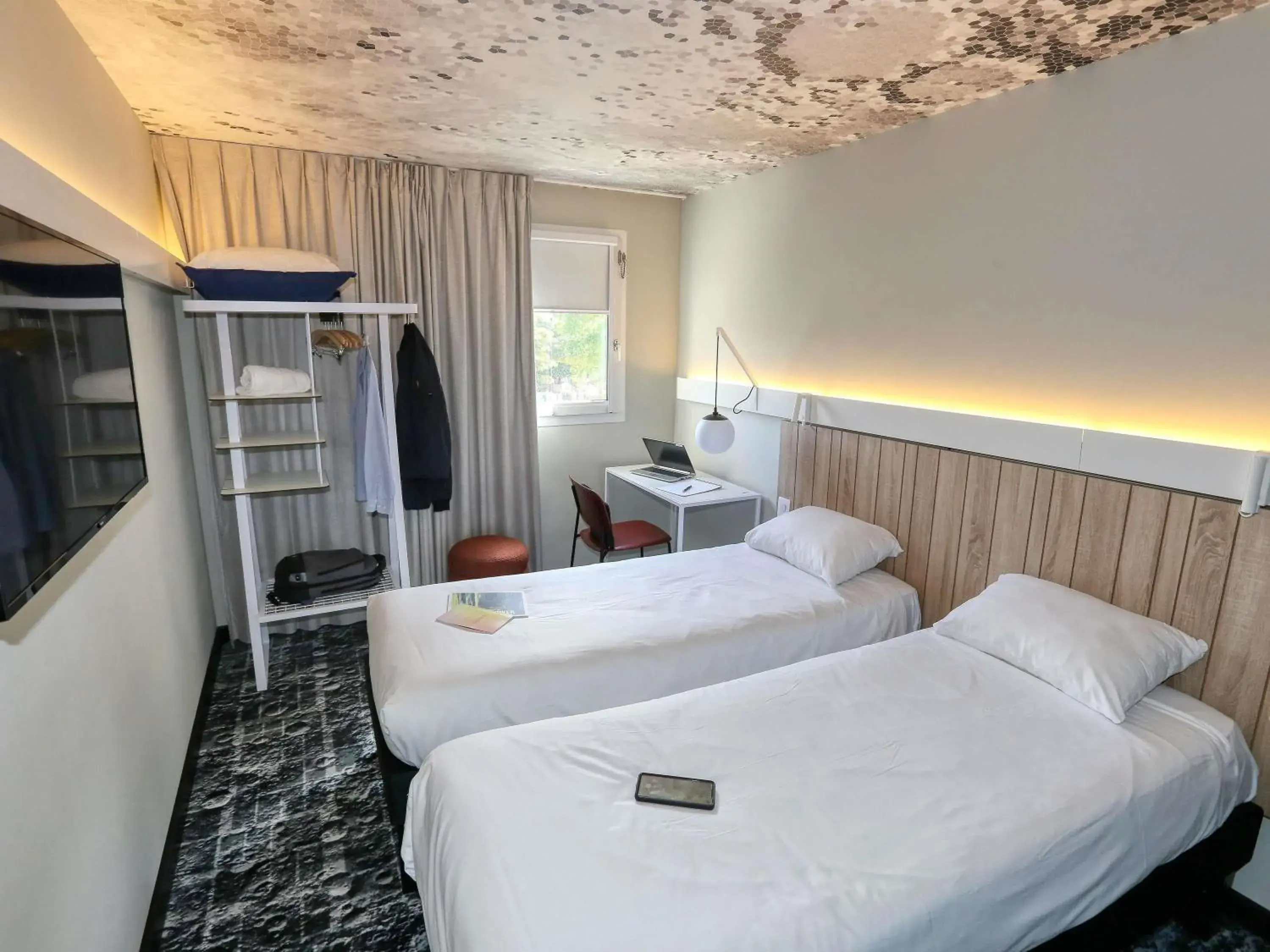 Bedroom, Bed in ibis Biarritz Anglet Aéroport Bedroom, Bed in ibis Biarritz Anglet Aéroport