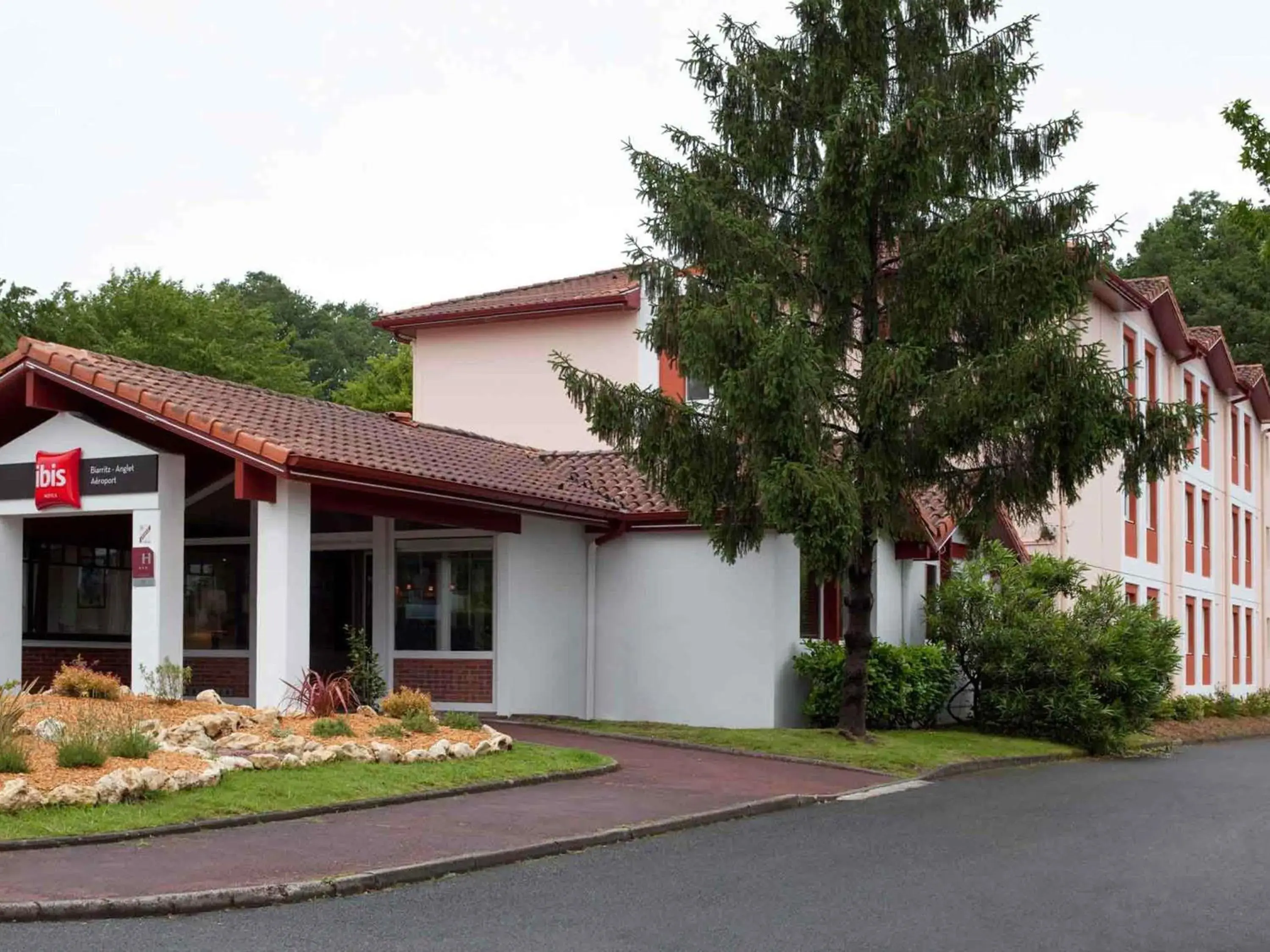 Property building in ibis Biarritz Anglet Aéroport Property building in ibis Biarritz Anglet Aéroport