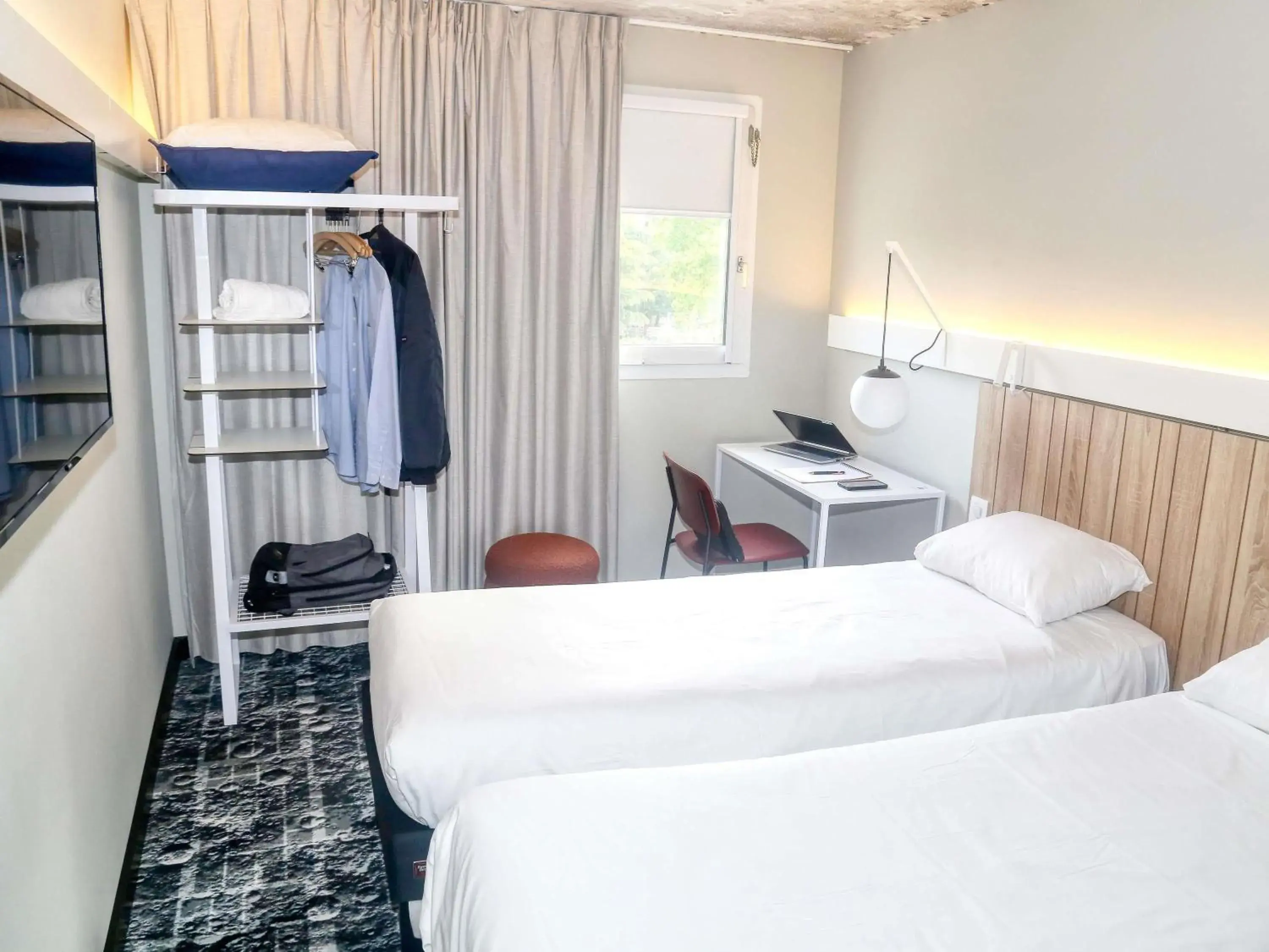 Bedroom, Bed in ibis Biarritz Anglet Aéroport Bedroom, Bed in ibis Biarritz Anglet Aéroport