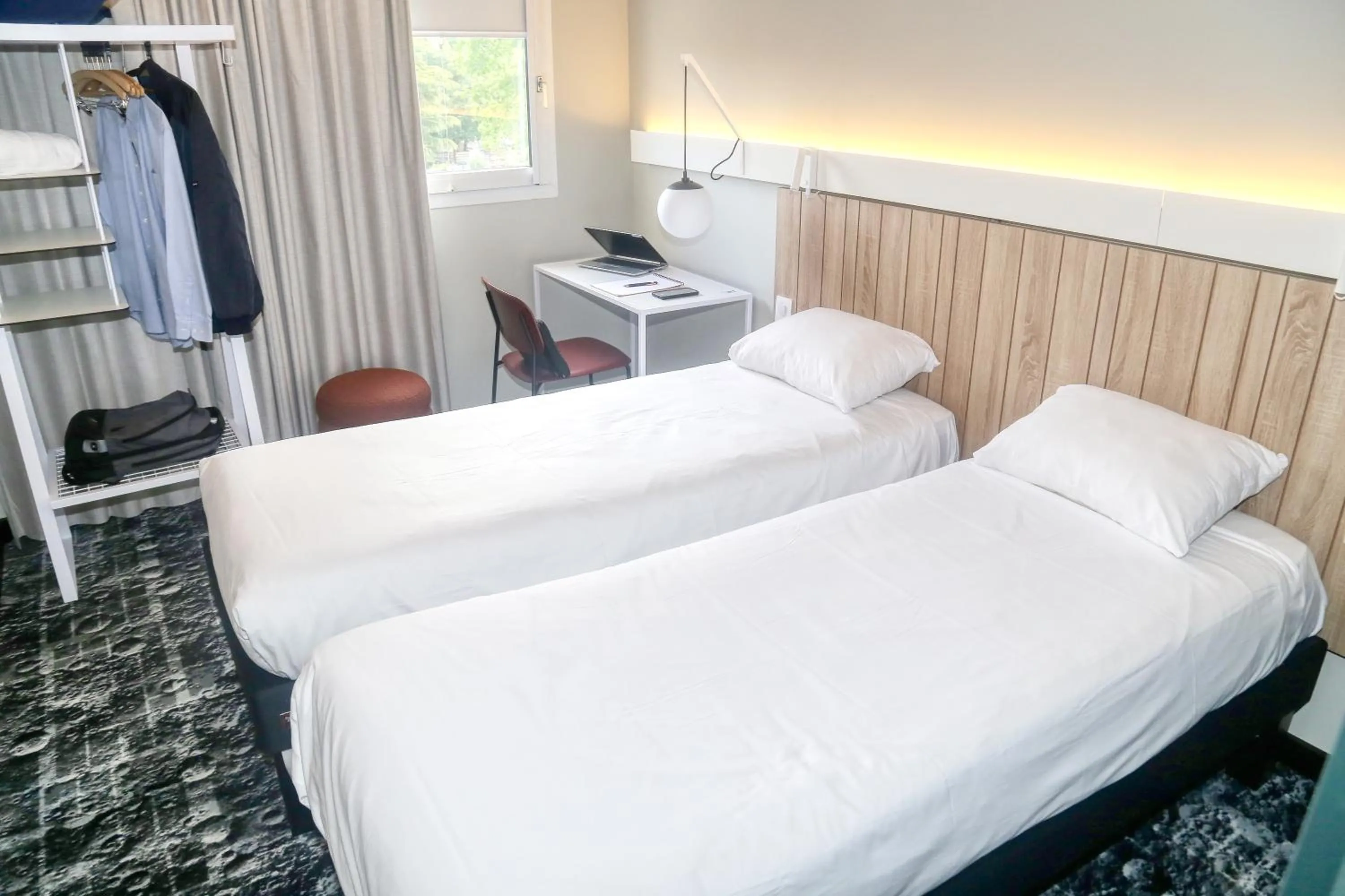 Bedroom, Bed in ibis Biarritz Anglet Aéroport