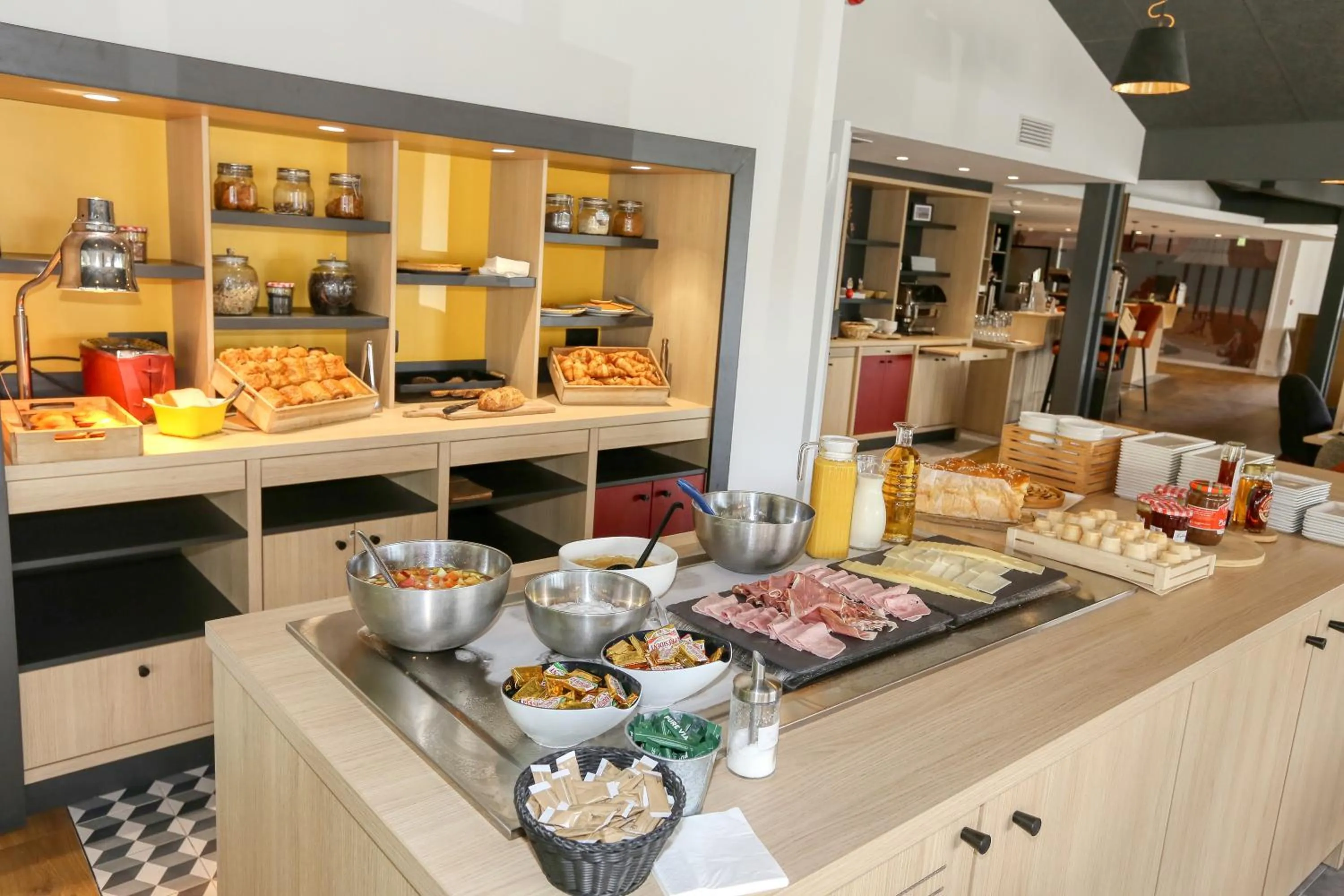 Breakfast in ibis Biarritz Anglet Aéroport