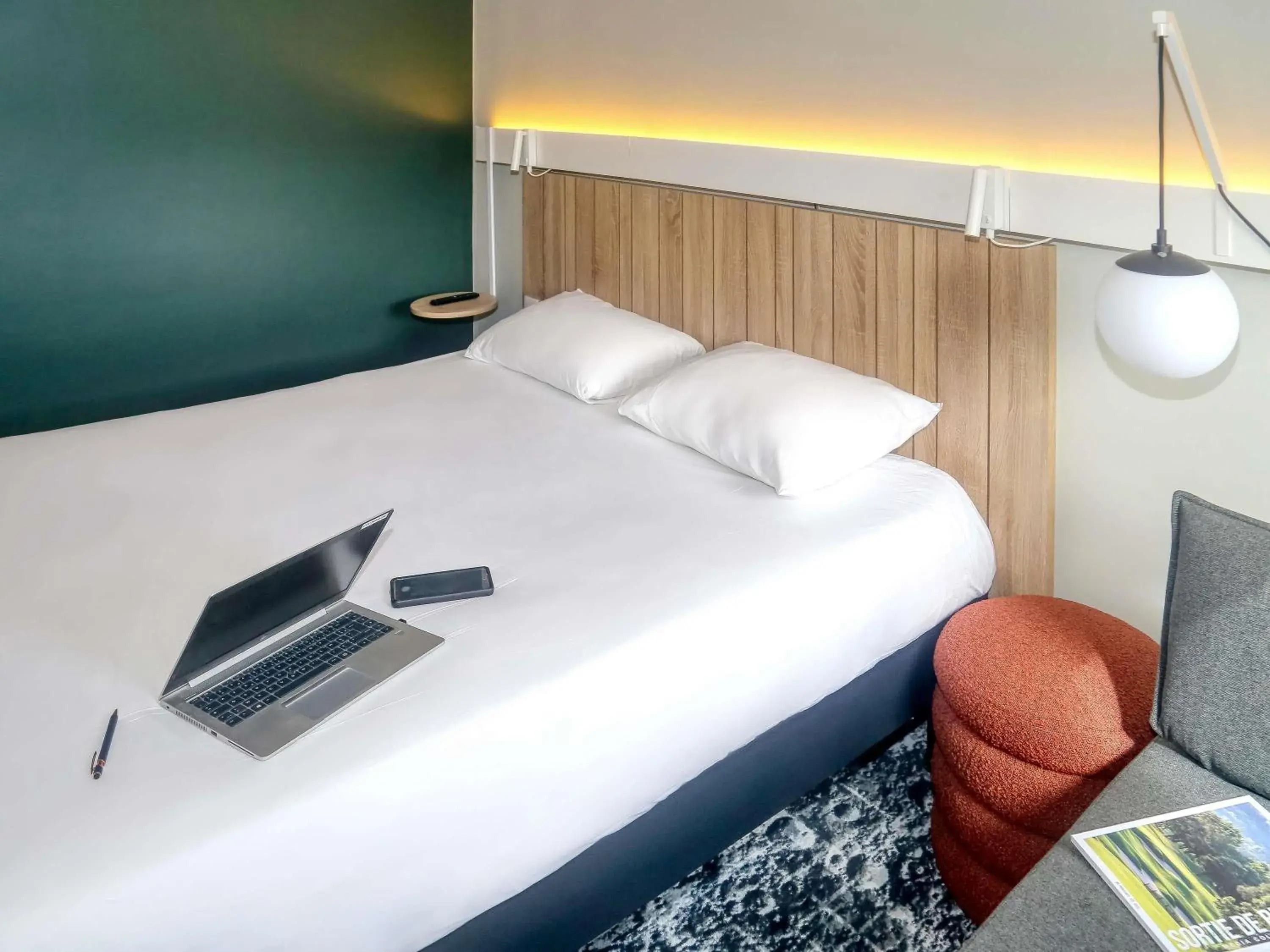 Bedroom, Bed in ibis Biarritz Anglet Aéroport Bedroom, Bed in ibis Biarritz Anglet Aéroport