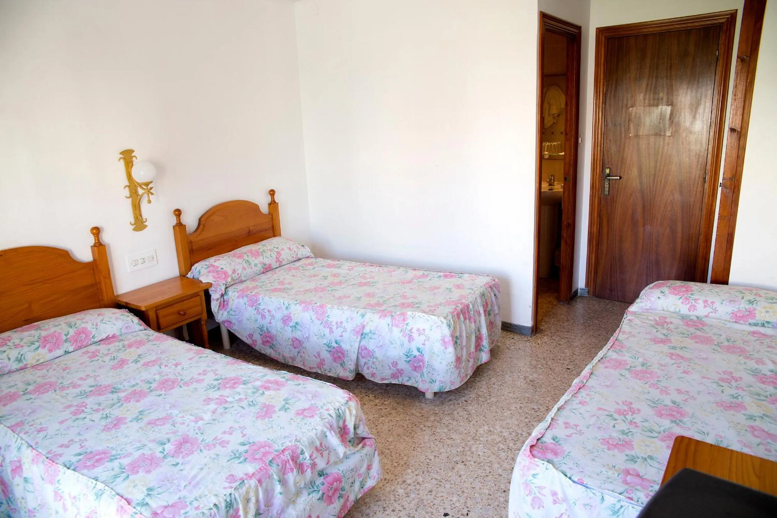 Photo of the whole room, Bed in Hostal Susi