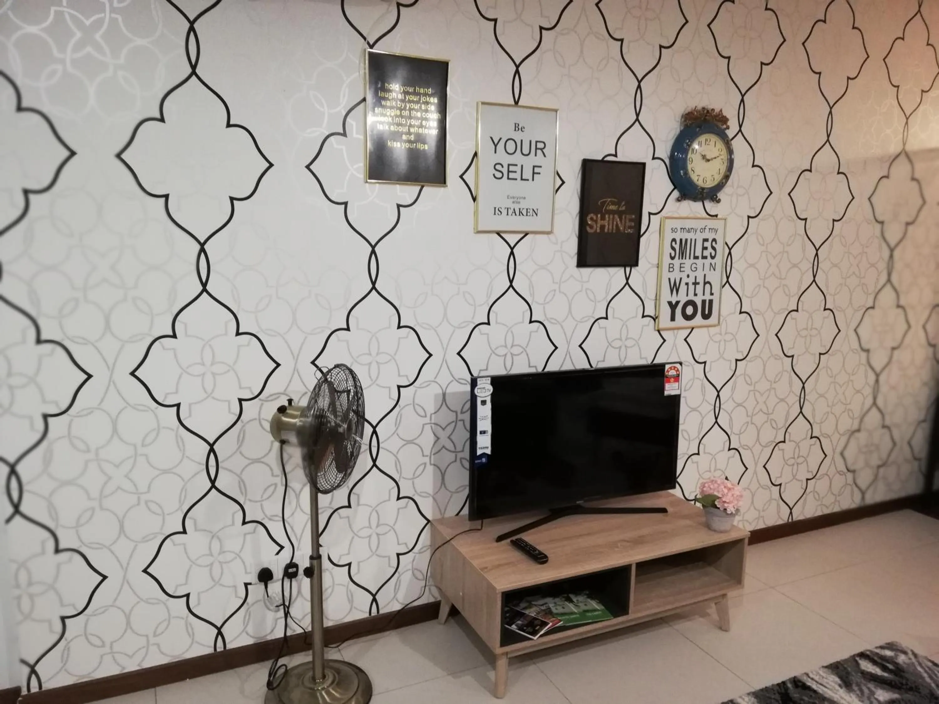 TV and multimedia in Seaview Landmark Studio Homestay at Gurney 无敌海景套房