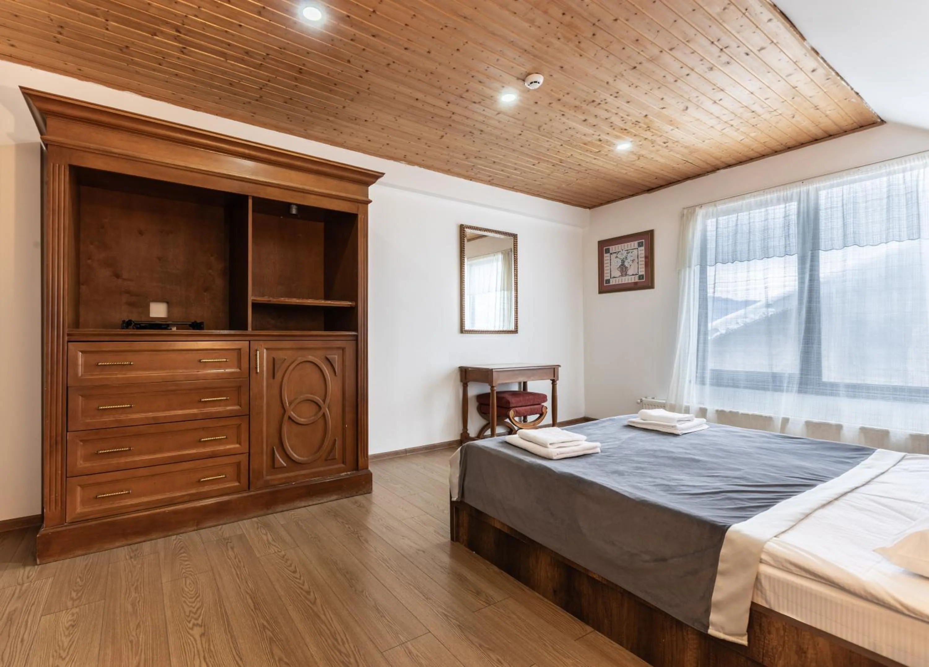Photo of the whole room, Bed in Hotel Chubu