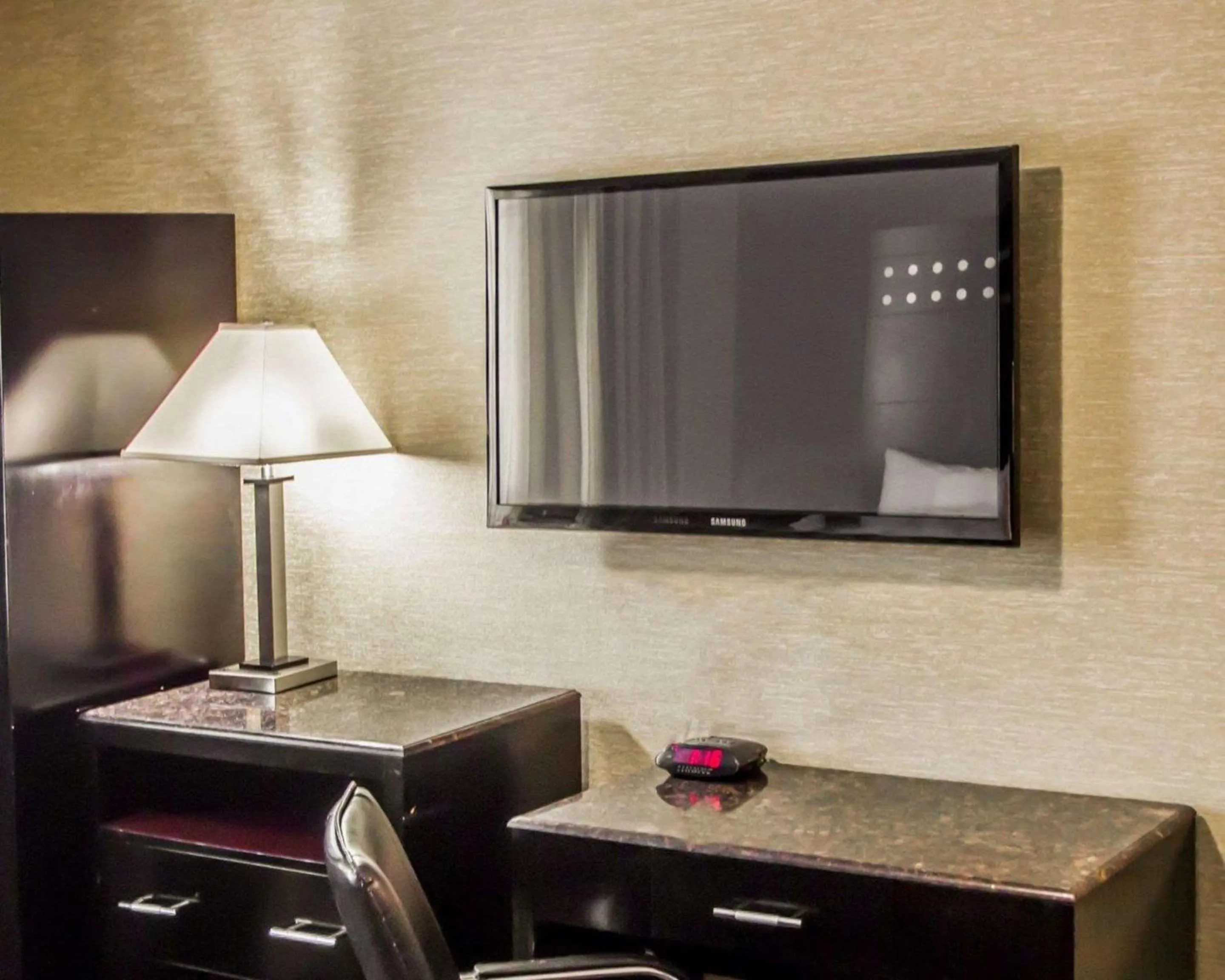 Photo of the whole room in Rodeway Inn Bronx Zoo