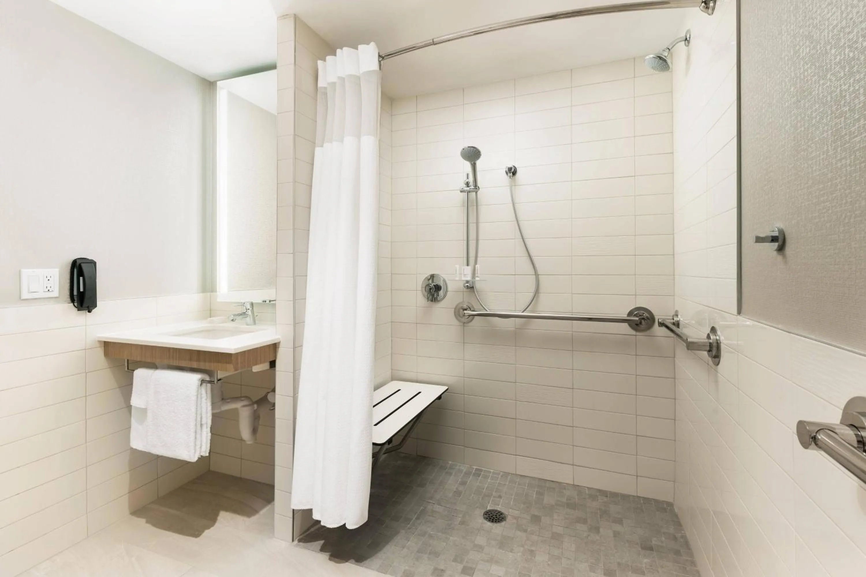 Bathroom in Courtyard New York Downtown Manhattan/Financial District