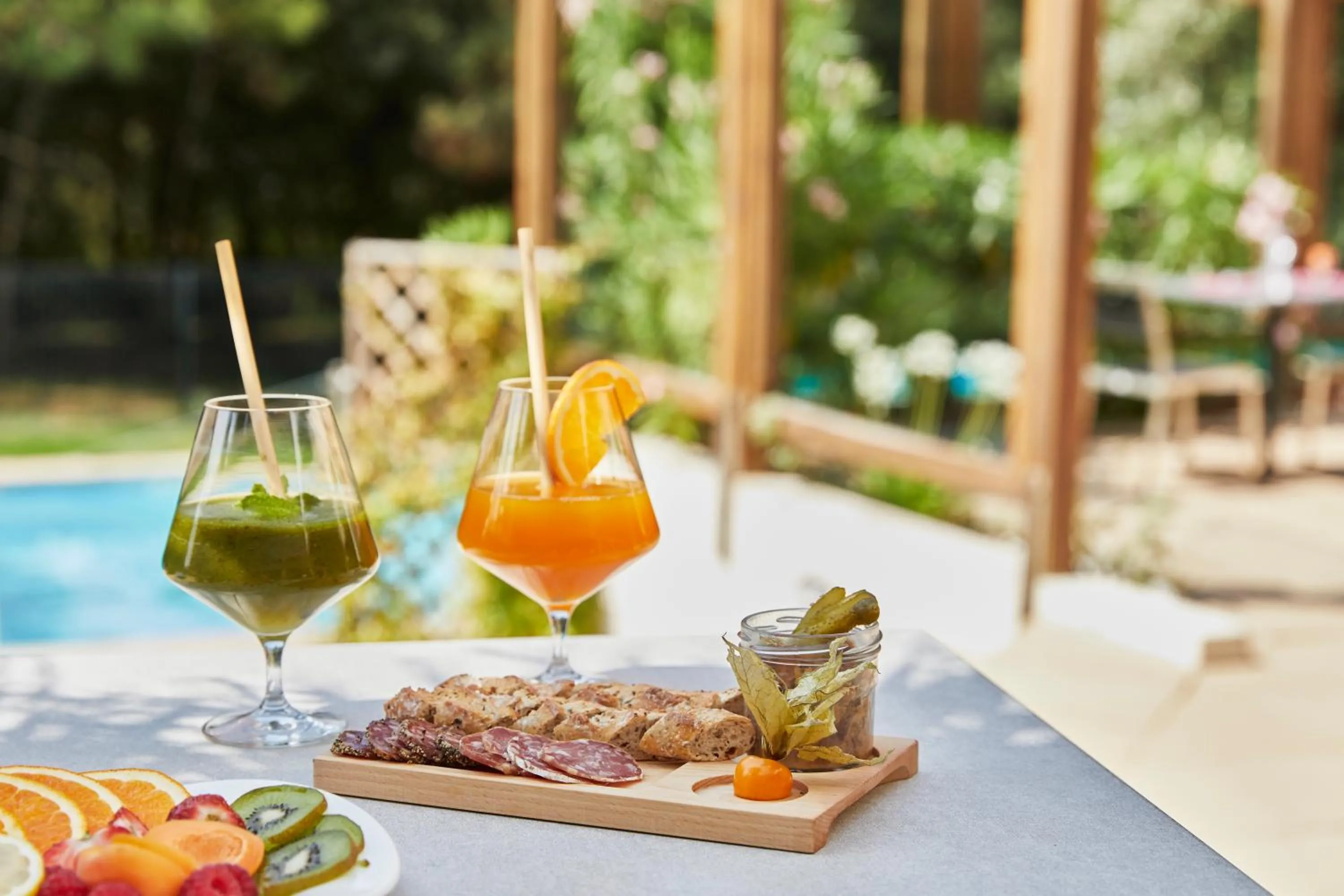 Patio in Hôtel Valdys Thalasso & Spa - les Pins