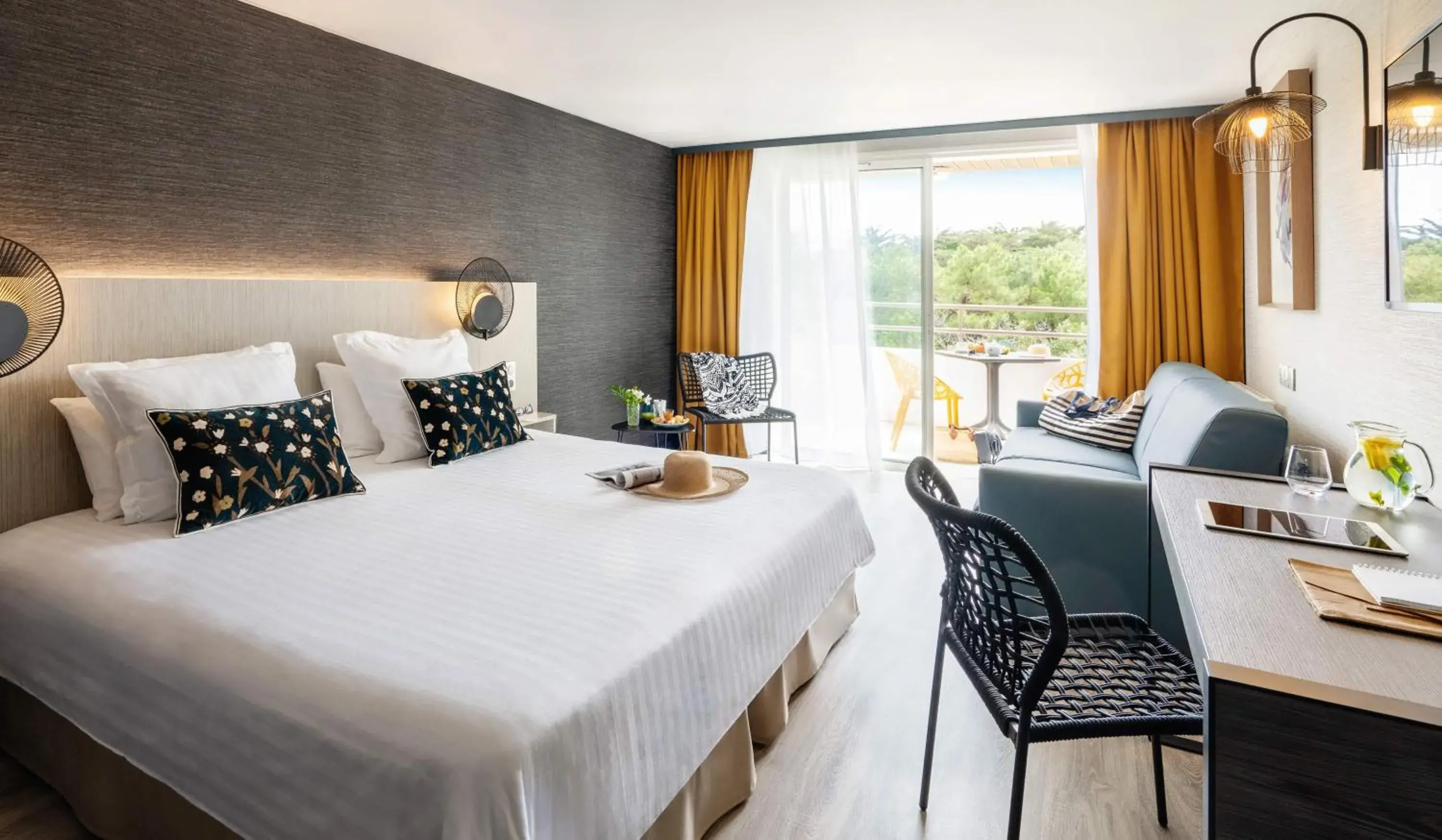 Bed in Hôtel Valdys Thalasso & Spa - les Pins Bed in Hôtel Valdys Thalasso & Spa - les Pins