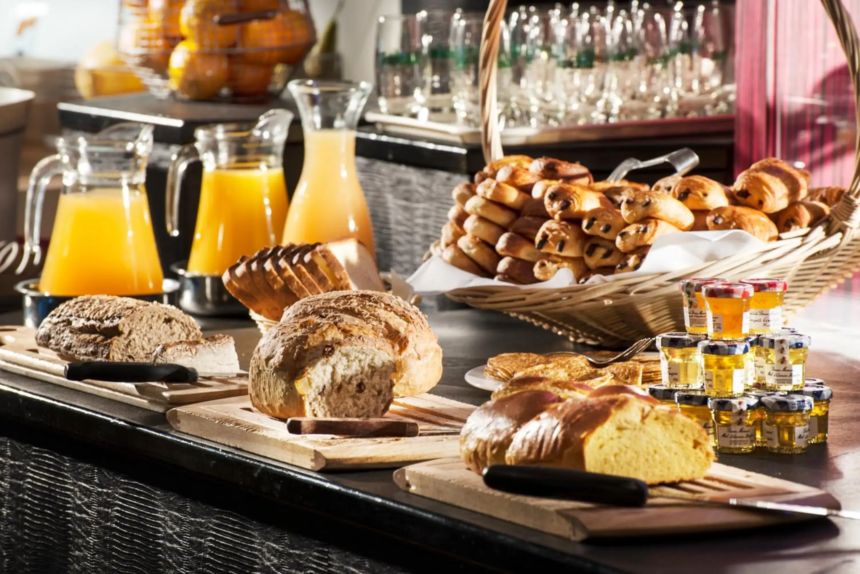 Food and drinks in Hôtel Valdys Thalasso & Spa - les Pins Food and drinks in Hôtel Valdys Thalasso & Spa - les Pins