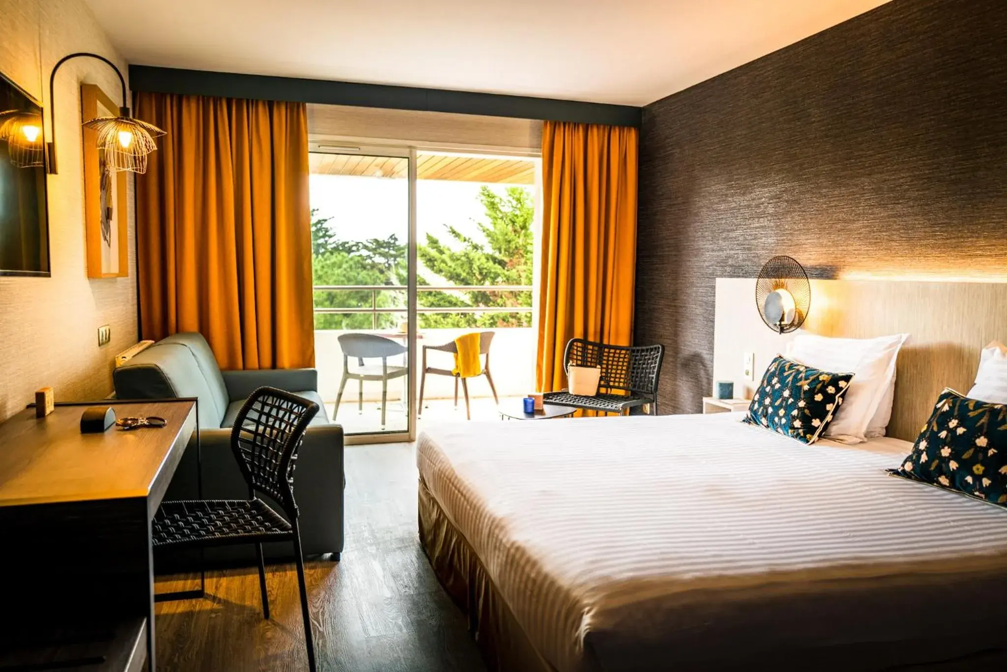 Bed in Hôtel Valdys Thalasso & Spa - les Pins Bed in Hôtel Valdys Thalasso & Spa - les Pins