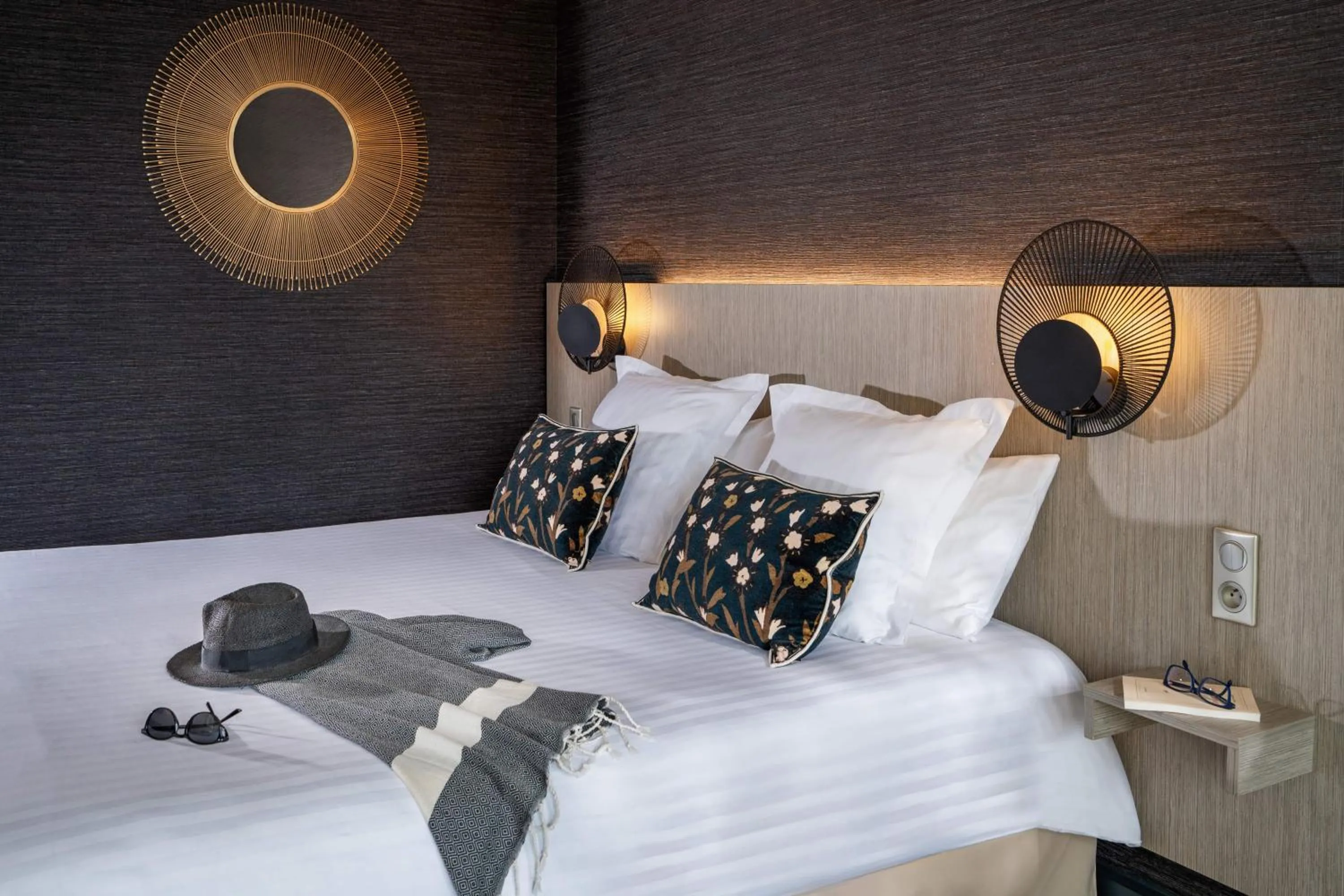 Bed in Hôtel Valdys Thalasso & Spa - les Pins