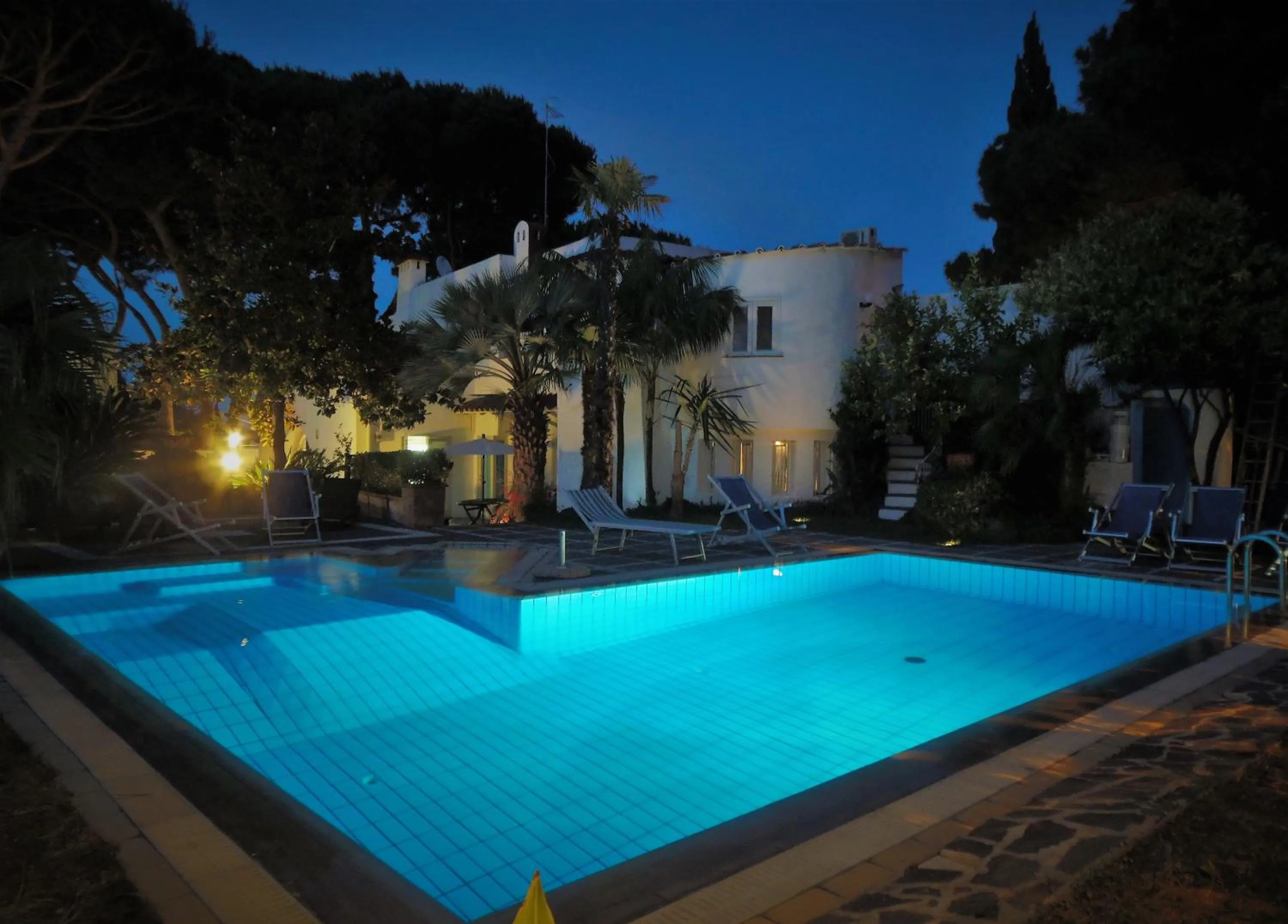 Facade/entrance in Villa Cinque Pini