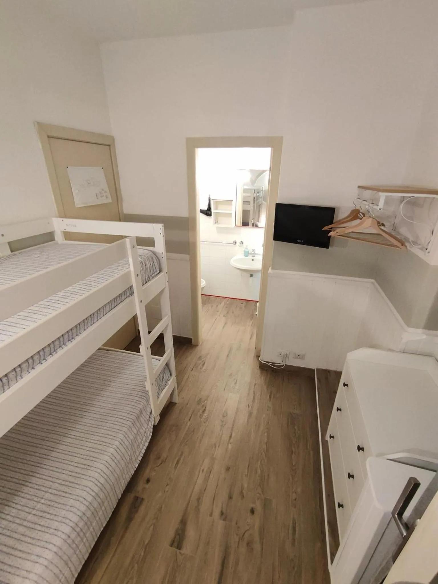 Photo of the whole room in Villa Cinque Pini