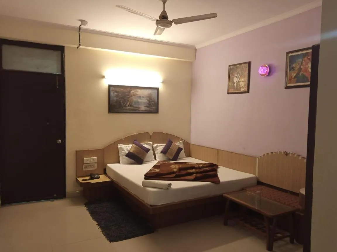 Living room, Bed in Cottage Ganga Inn