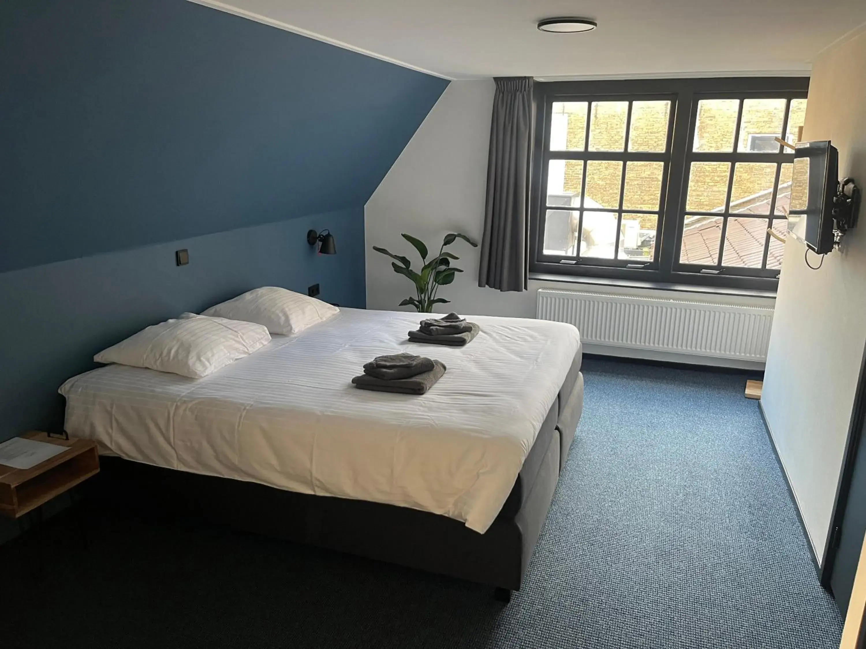 Twin Room - single occupancy in Hotel Grandcafe De Doelen Twin Room - single occupancy in Hotel Grandcafe De Doelen