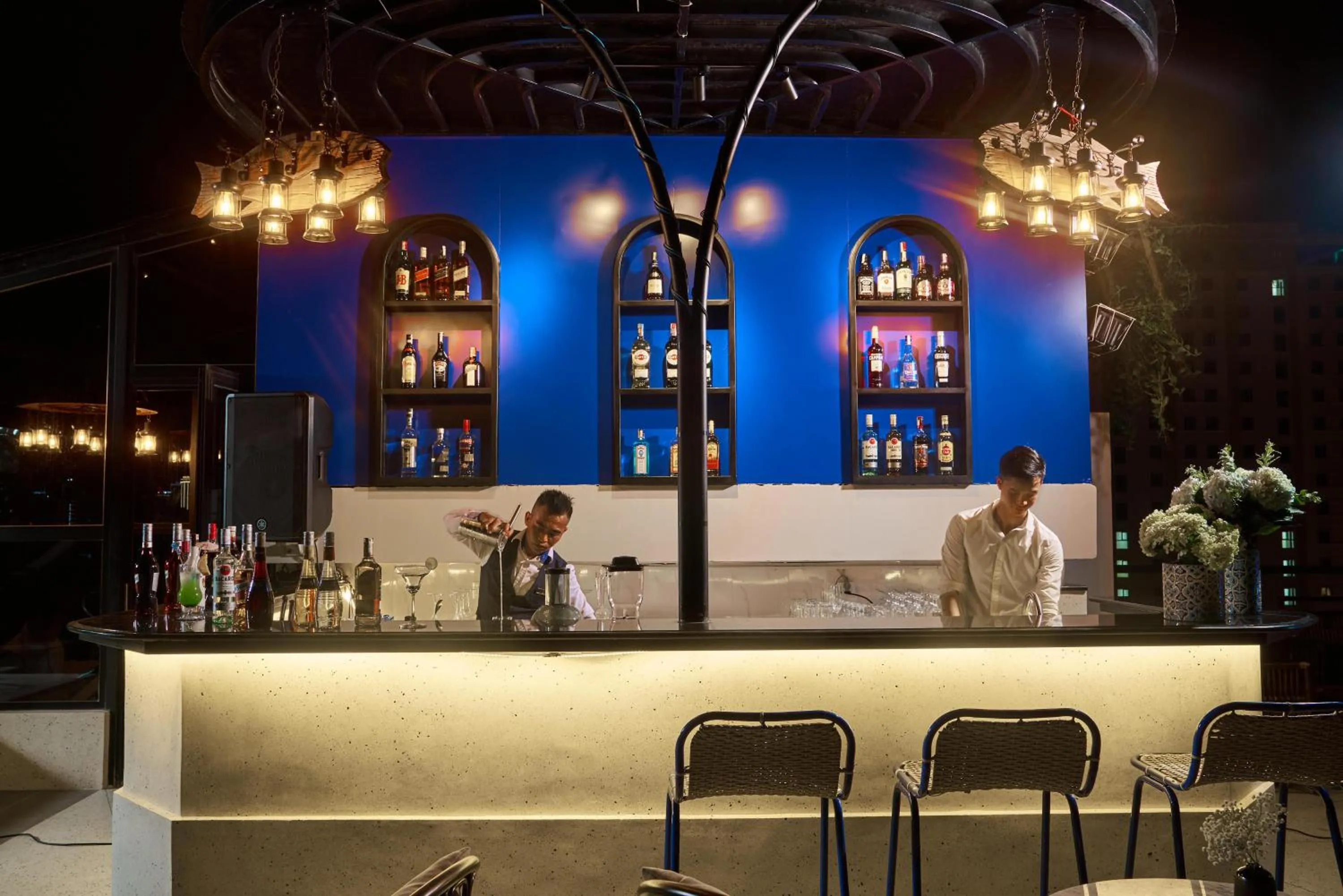 Lounge or bar in Sofiana My Khe Hotel & Spa - Rooftop Pool Bar - Free Craft Beer and 20 minute Spa per Room