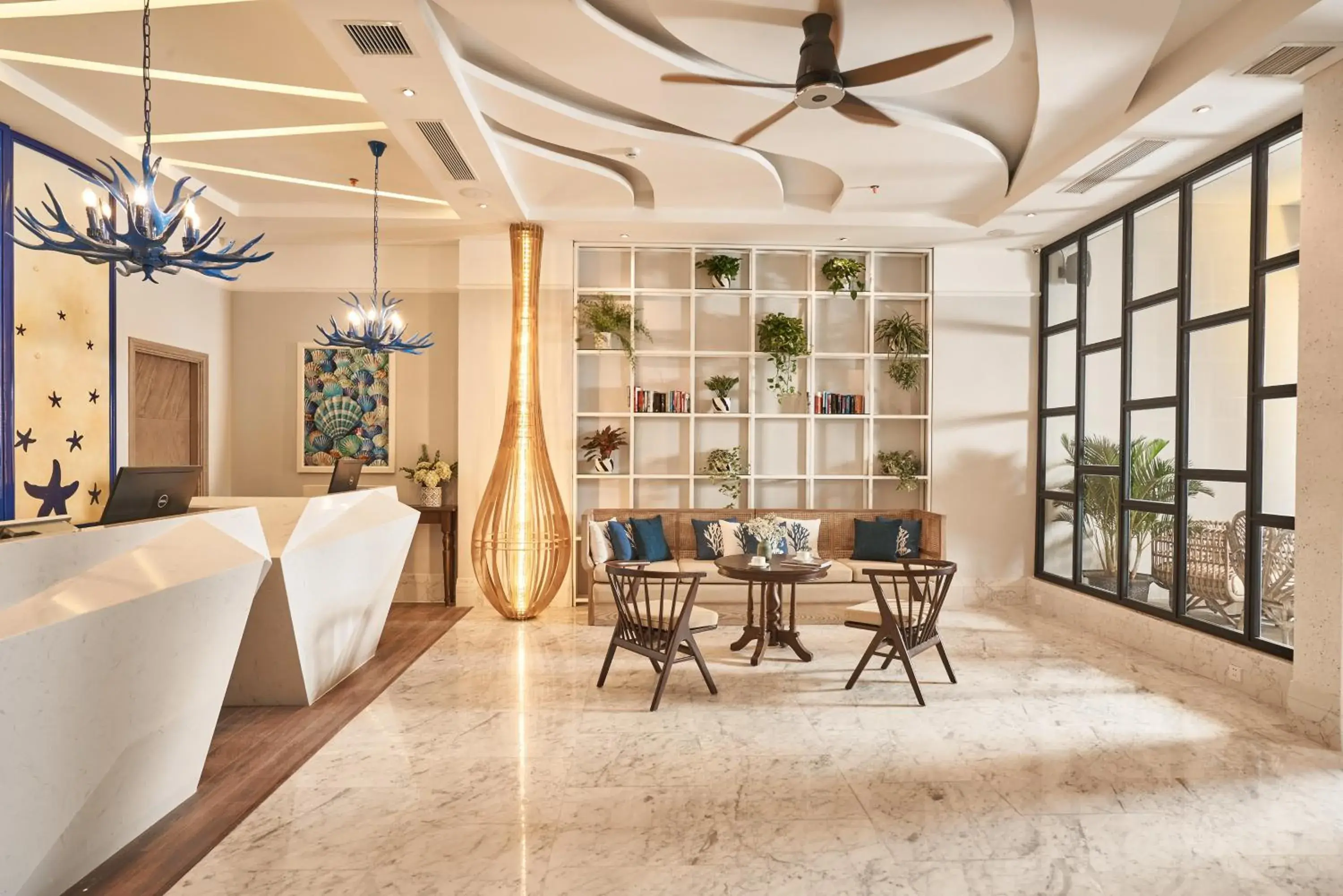 Lobby or reception in Sofiana My Khe Hotel & Spa - Rooftop Pool Bar - Free Craft Beer and 20 minute Spa per Room Lobby or reception in Sofiana My Khe Hotel & Spa - Rooftop Pool Bar - Free Craft Beer and 20 minute Spa per Room