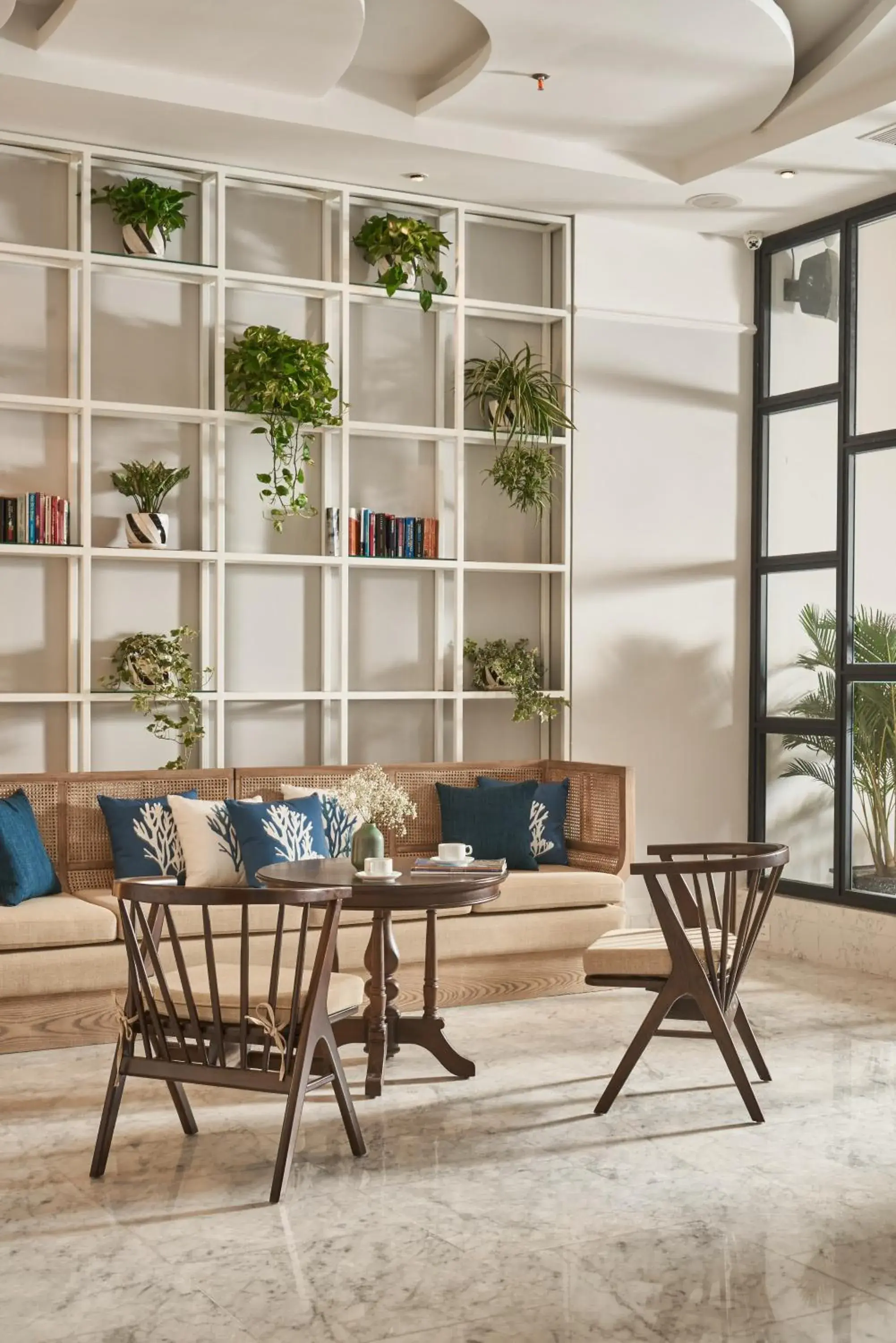 Living room in Sofiana My Khe Hotel & Spa - Rooftop Pool Bar - Free Craft Beer and 20 minute Spa per Room Living room in Sofiana My Khe Hotel & Spa - Rooftop Pool Bar - Free Craft Beer and 20 minute Spa per Room