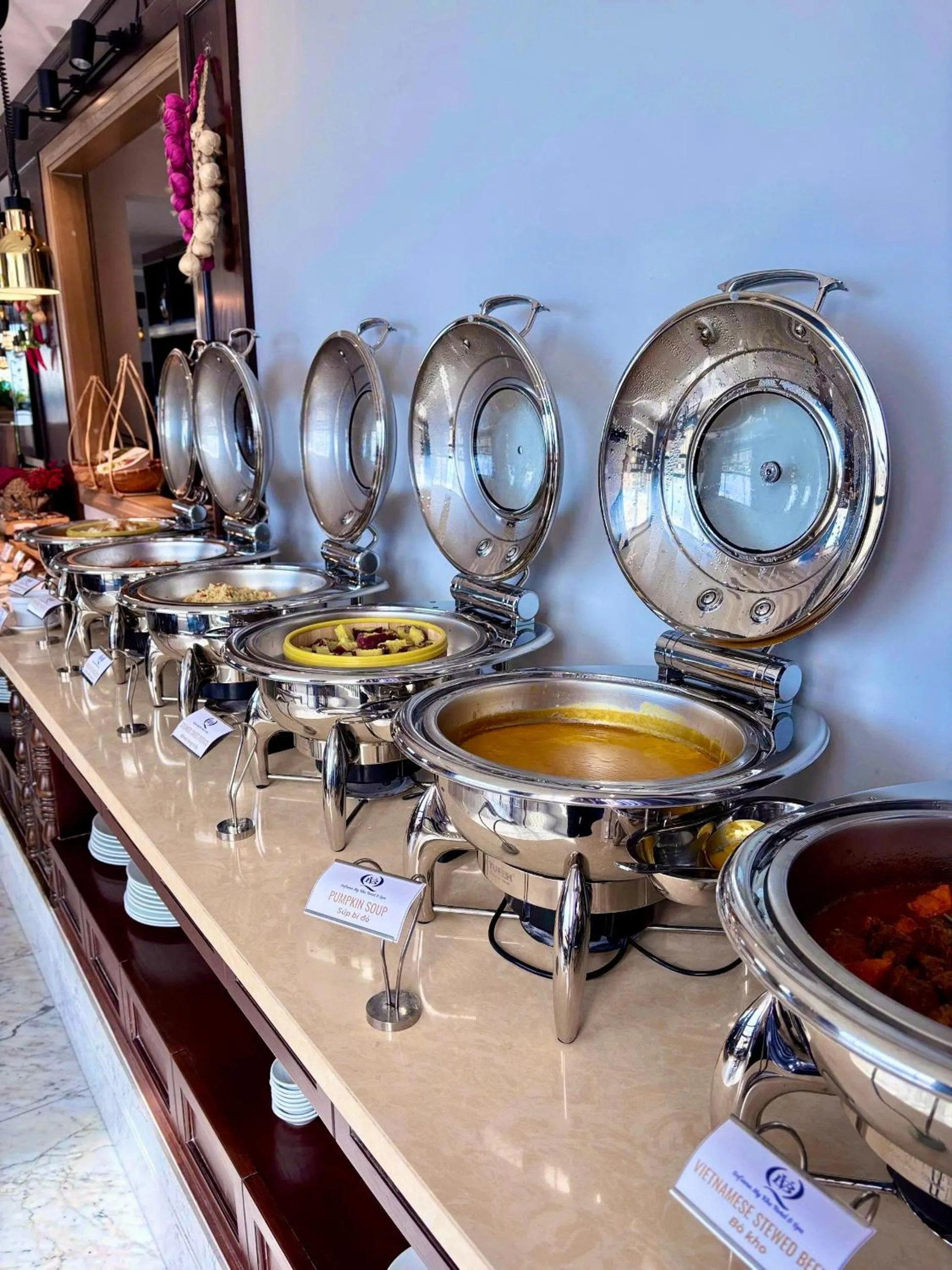 Sofiana My Khe Hotel & Spa - Rooftop Pool Bar - Free Draught Beer and 20 minute Spa per Room