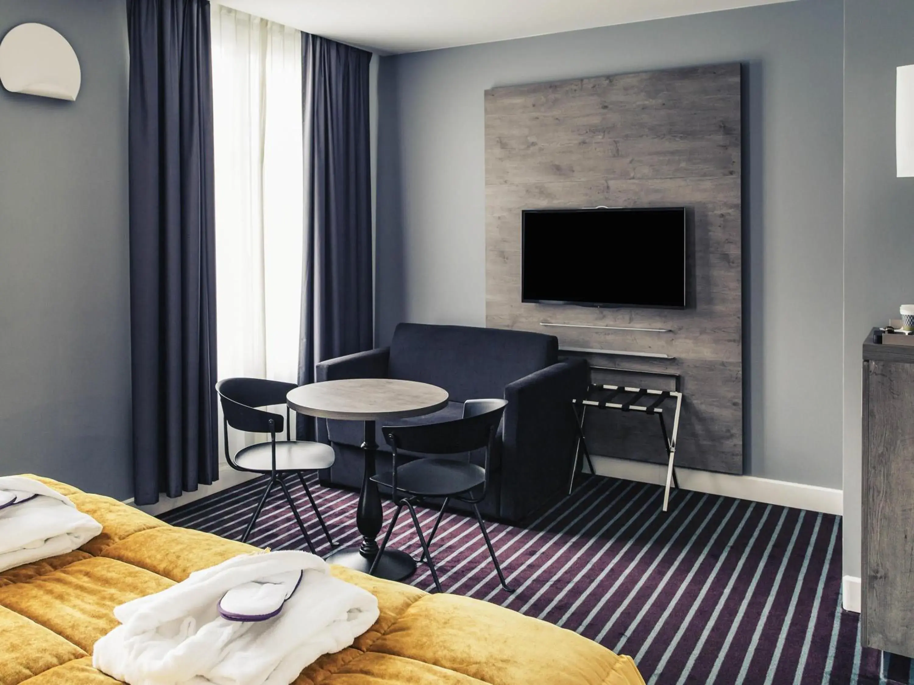 Bedroom, Bed in Mercure Nancy Centre Place Stanislas Bedroom, Bed in Mercure Nancy Centre Place Stanislas